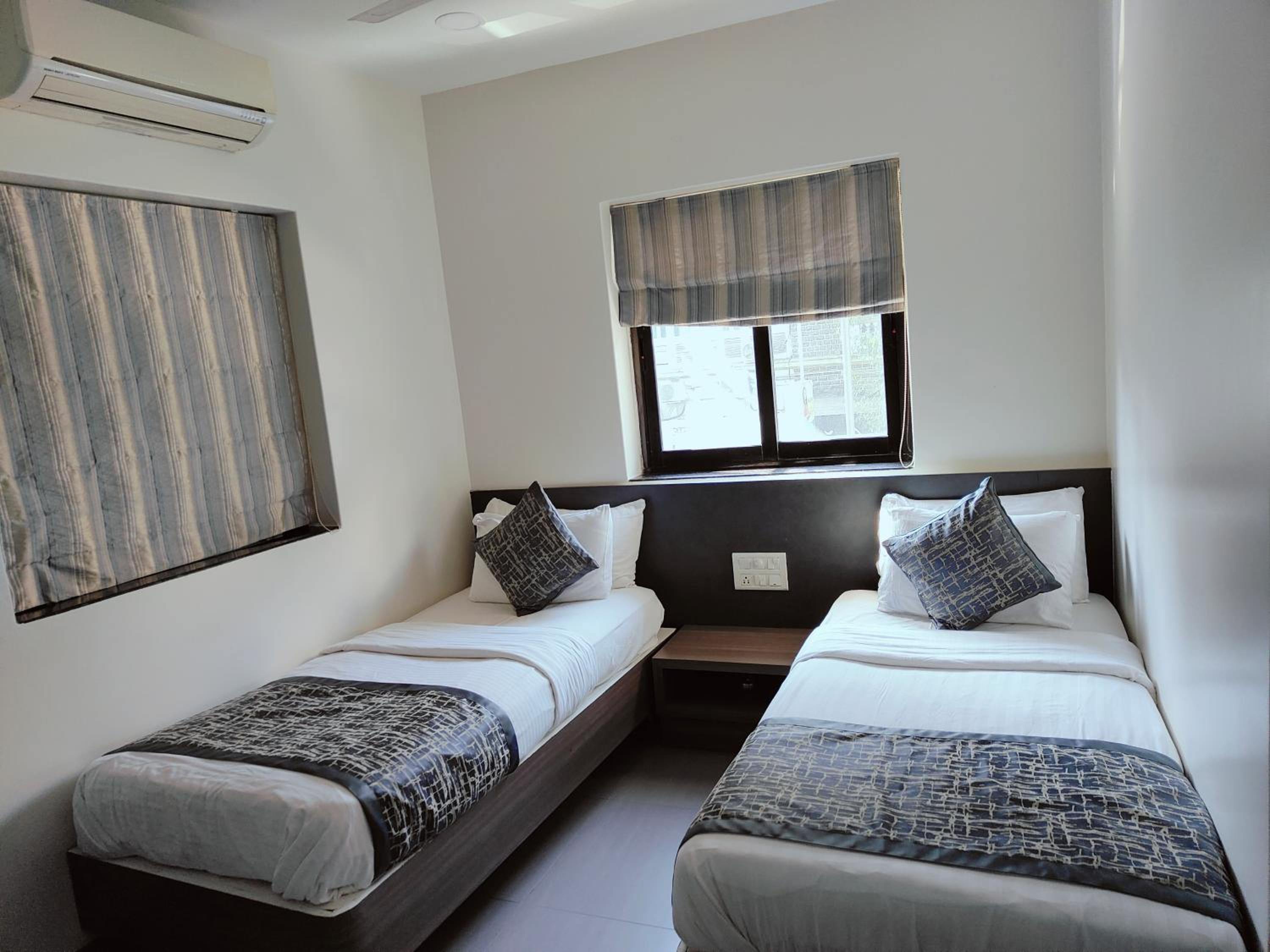Apollo Guest House - Colaba Causeway view 3