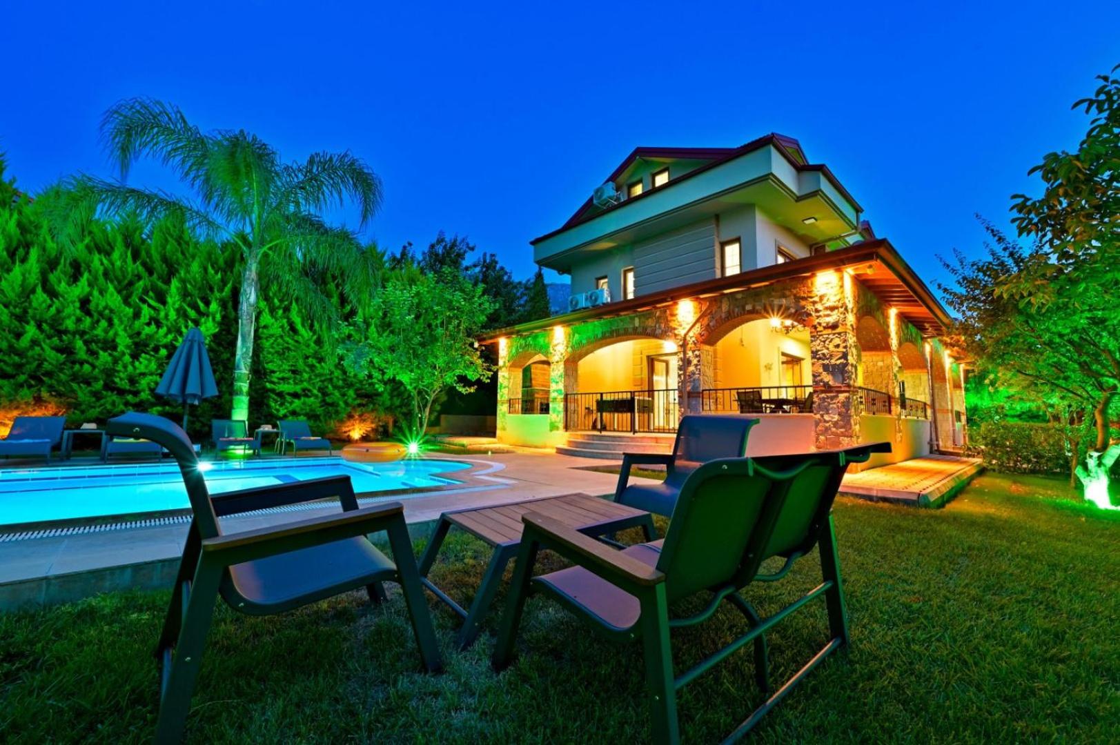 Photo 8