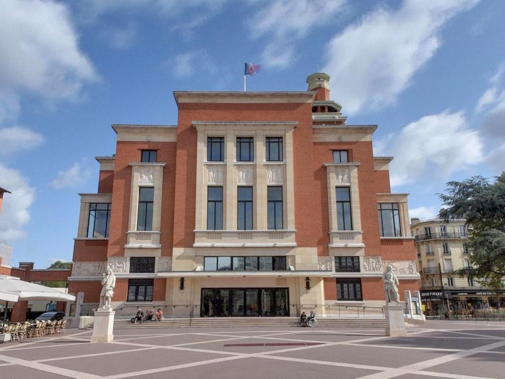 PARIS-MONTROUGE Magnifique appartement 3 pièces de 75m2 avec PARKING - très cosy pour 1 - 8 personnes refait à NEUF -ENTIRE APARTMENT LUXURIOUS AND WARM -M