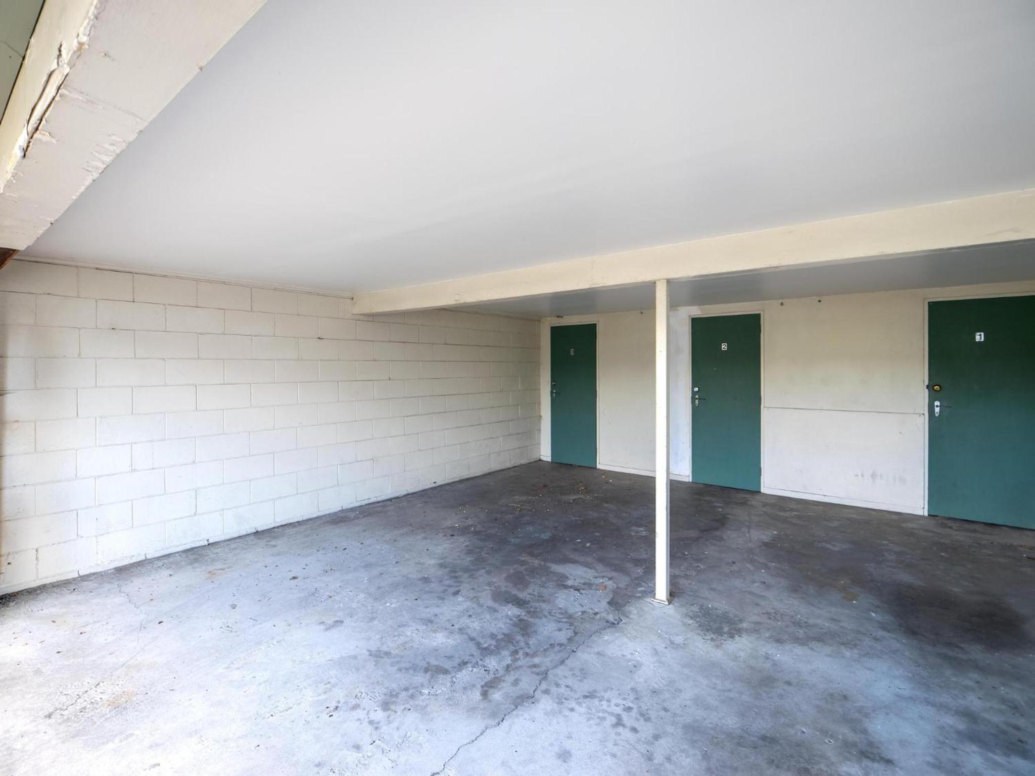 Unit with Spa Bath Close to City! view 2