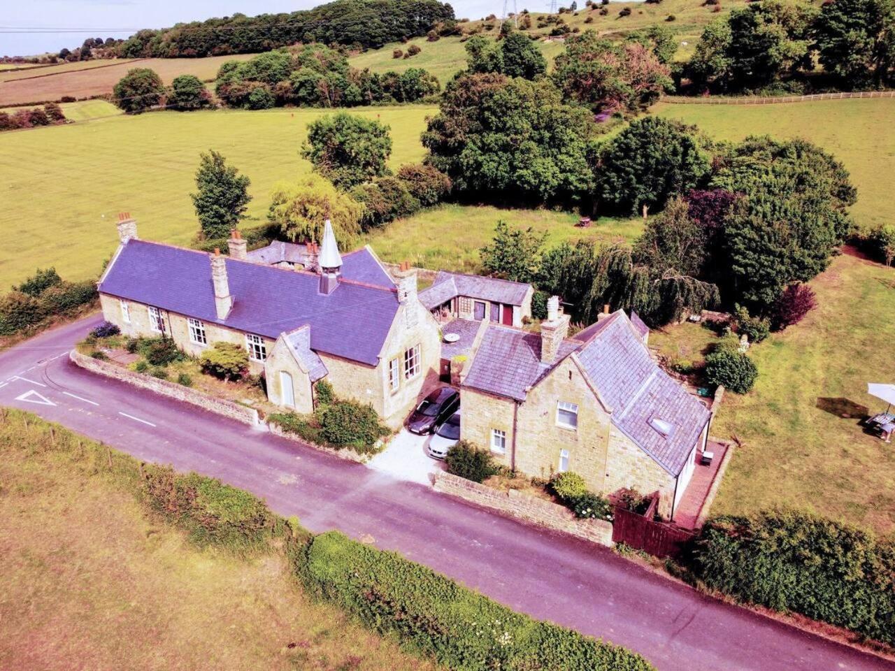 3 Bed Cottage-Sleeps 6-Country Views-Pet friendly
