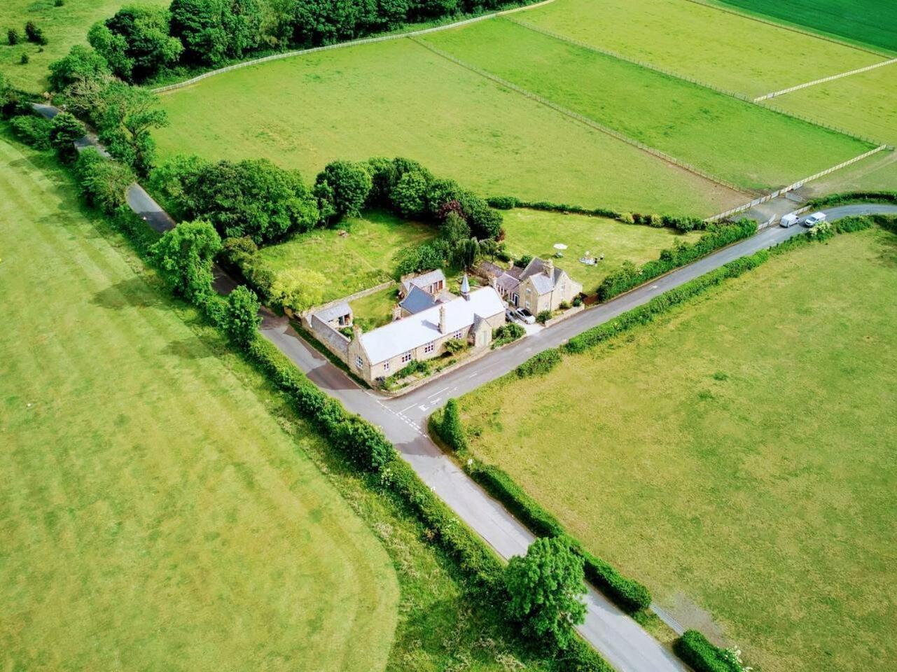3 Bed Cottage-Sleeps 6-Country Views-Pet friendly