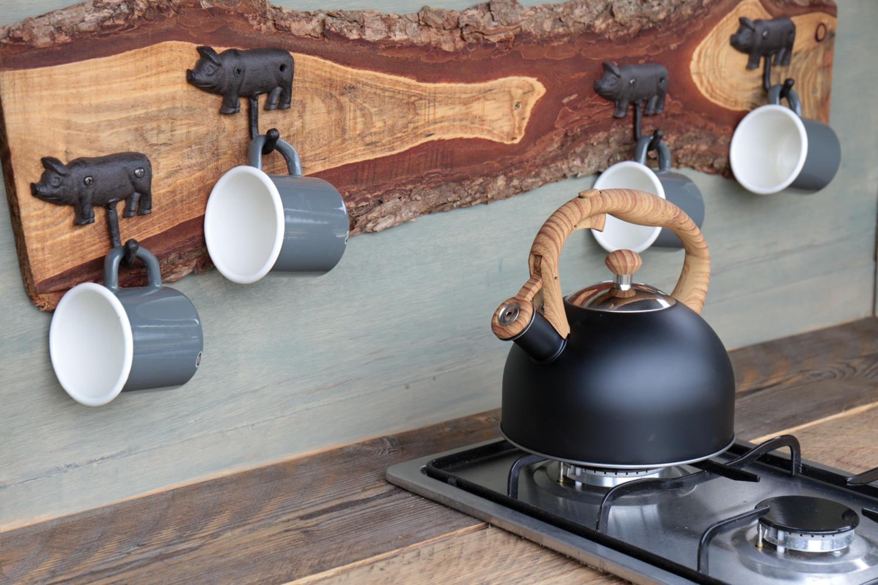 Black Pig Retreats Luxury Glamping view 4