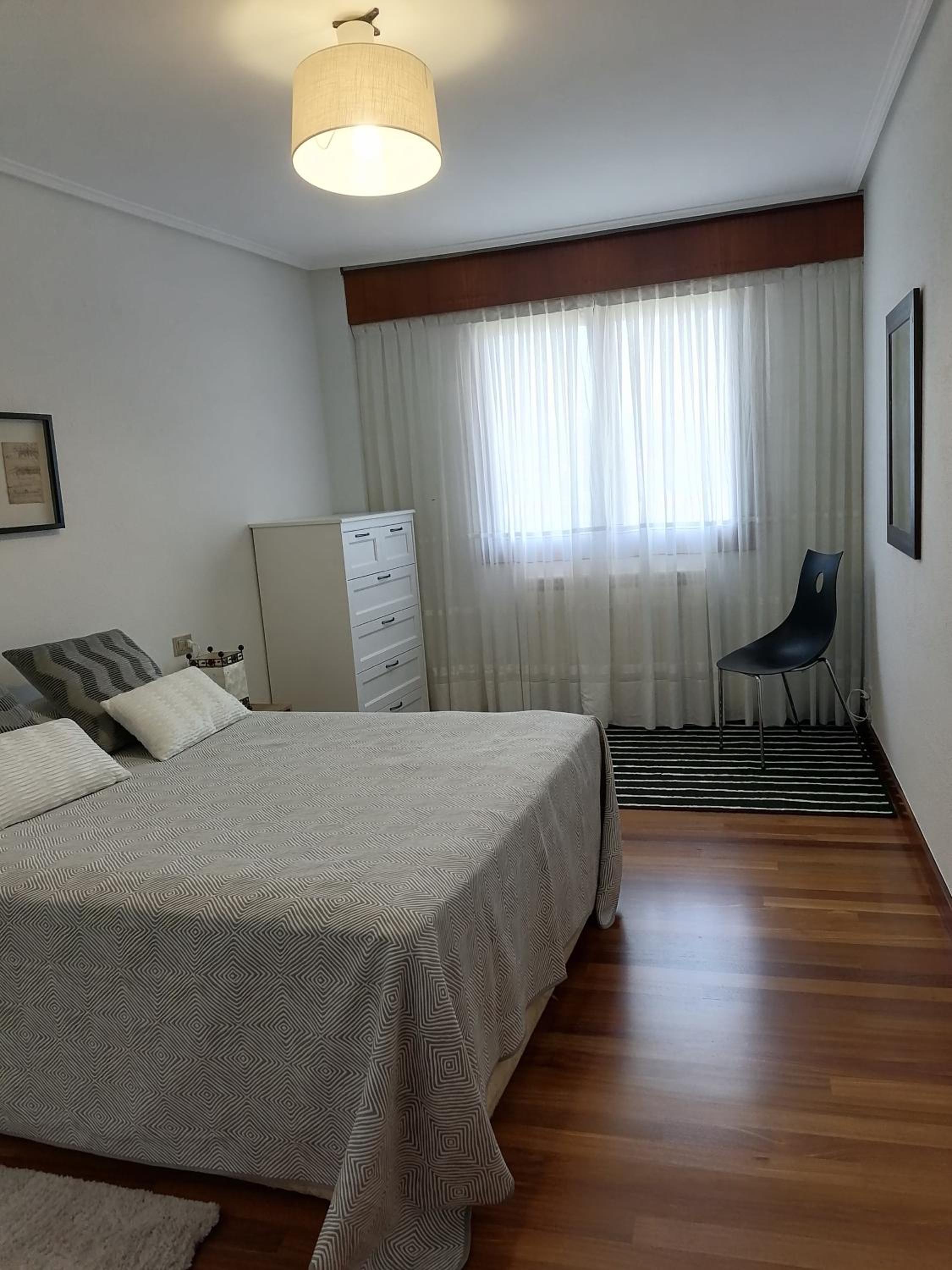 Apartamento dúplex junto a la playa con garaje