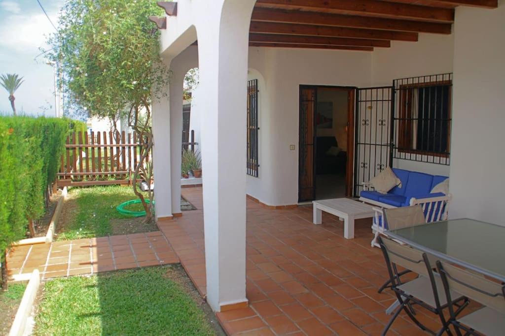 Casa mediterránea junto a la playa
