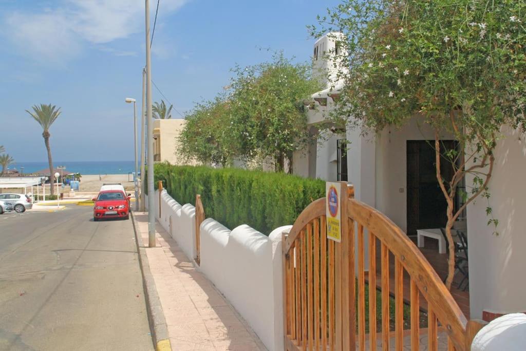 Casa mediterránea junto a la playa