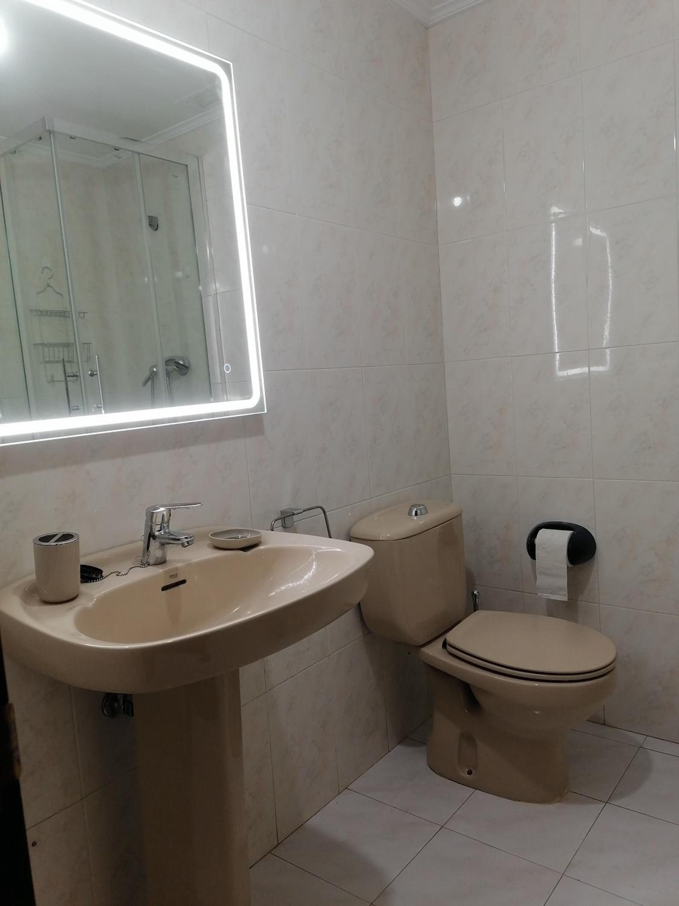 Apartamento dúplex junto a la playa con garaje
