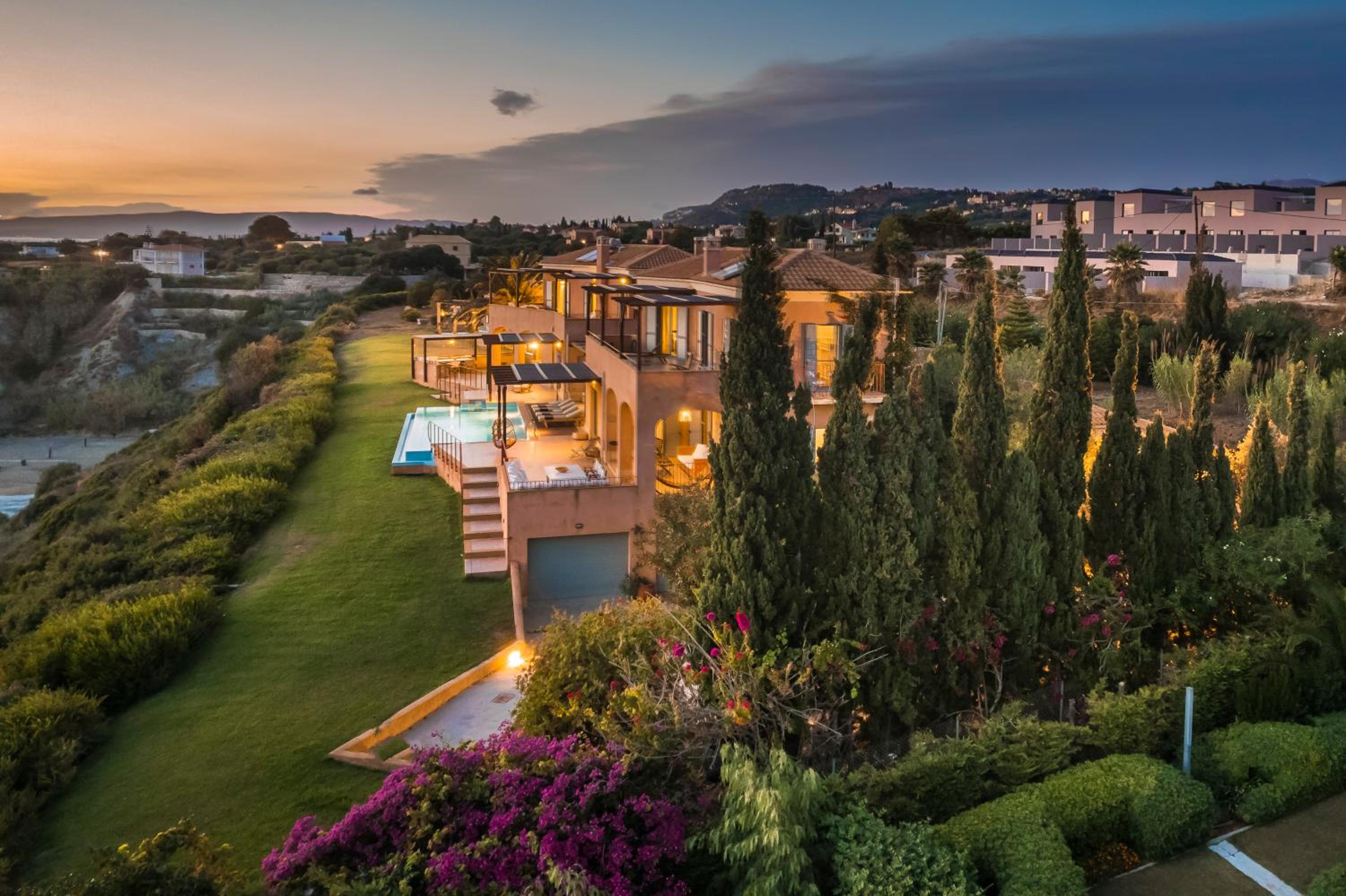 Hotel Absolute Villa by Stylish Stays - Image 1