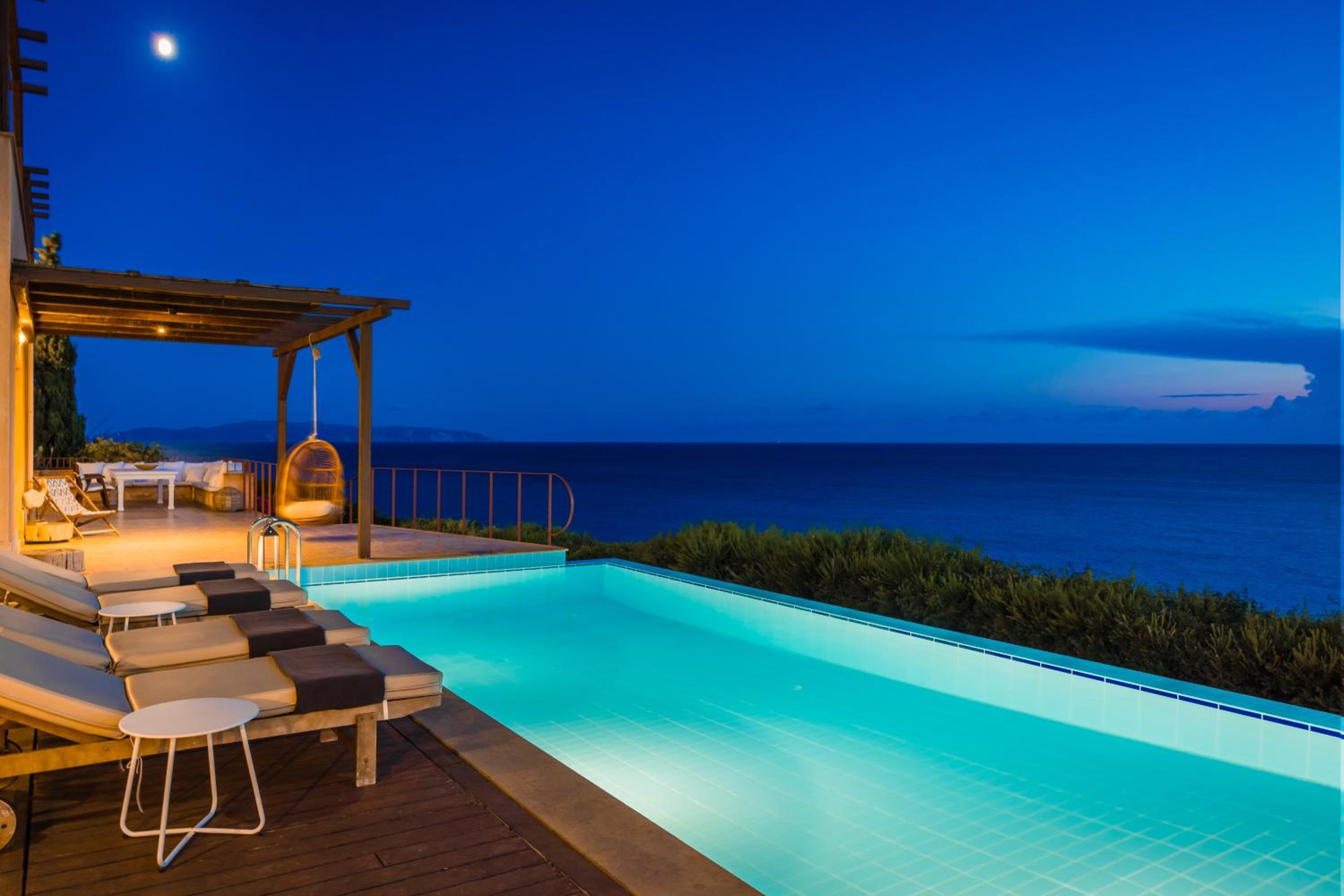 Absolute Villa by Stylish Stays