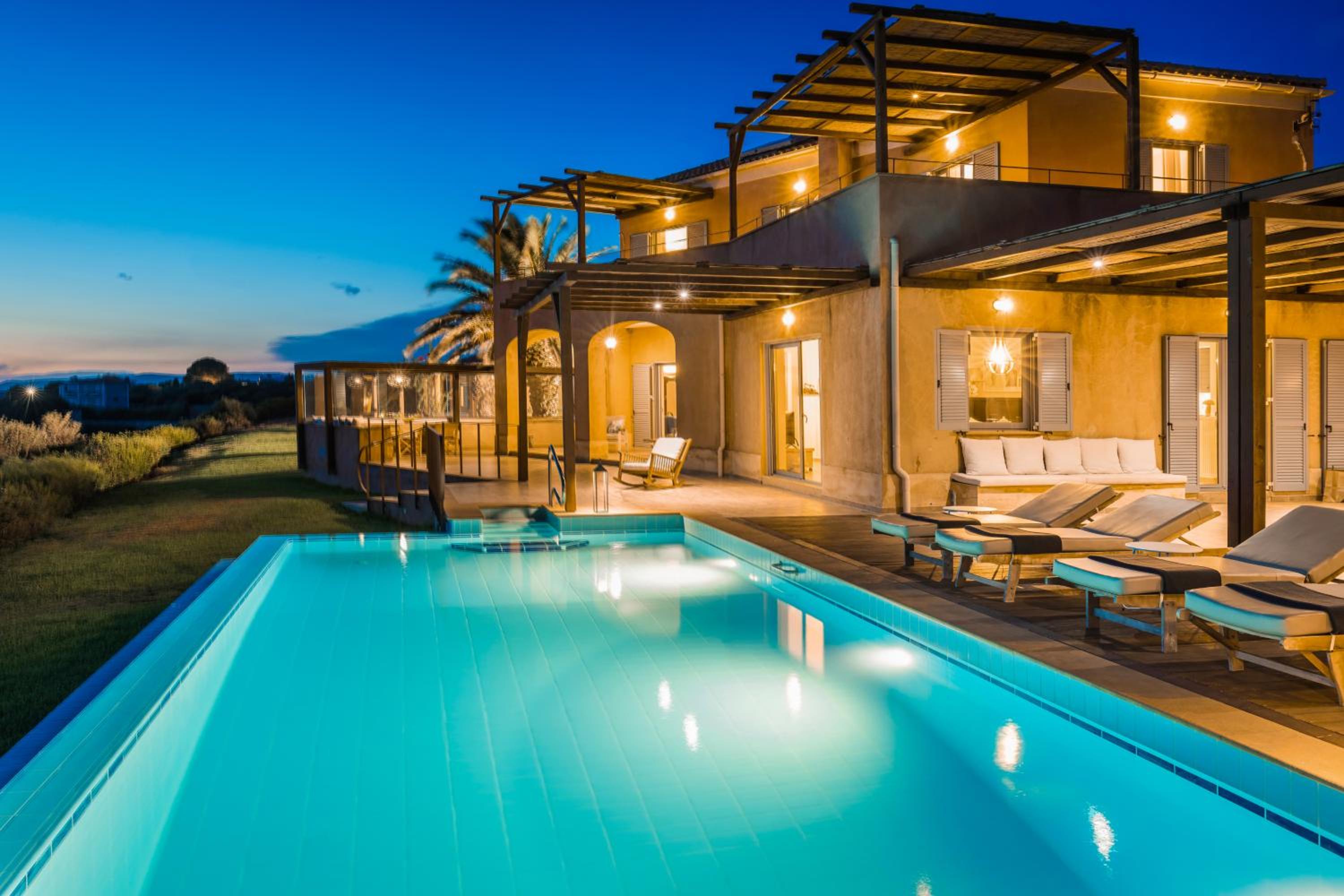 Absolute Villa by Stylish Stays