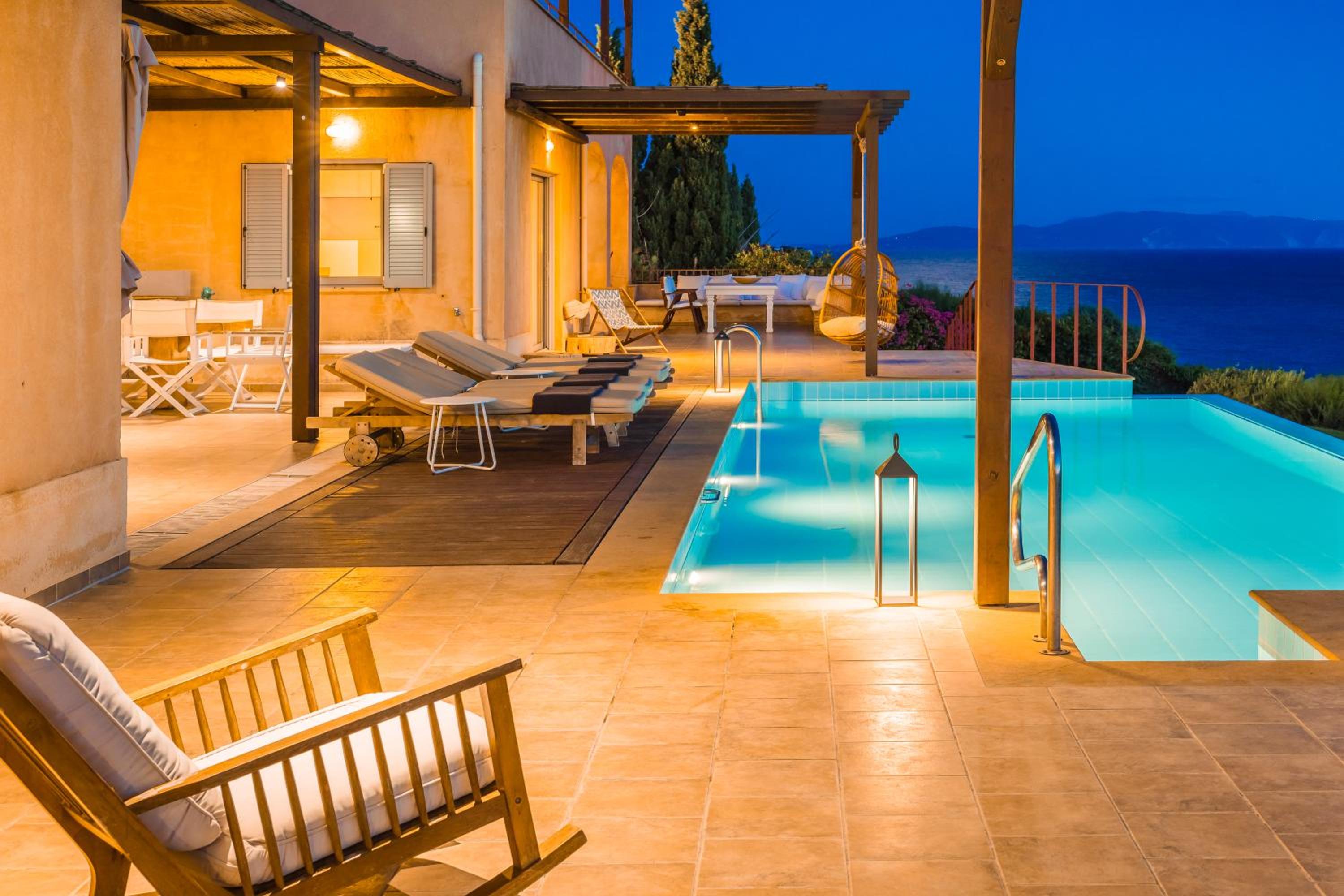 Absolute Villa by Stylish Stays