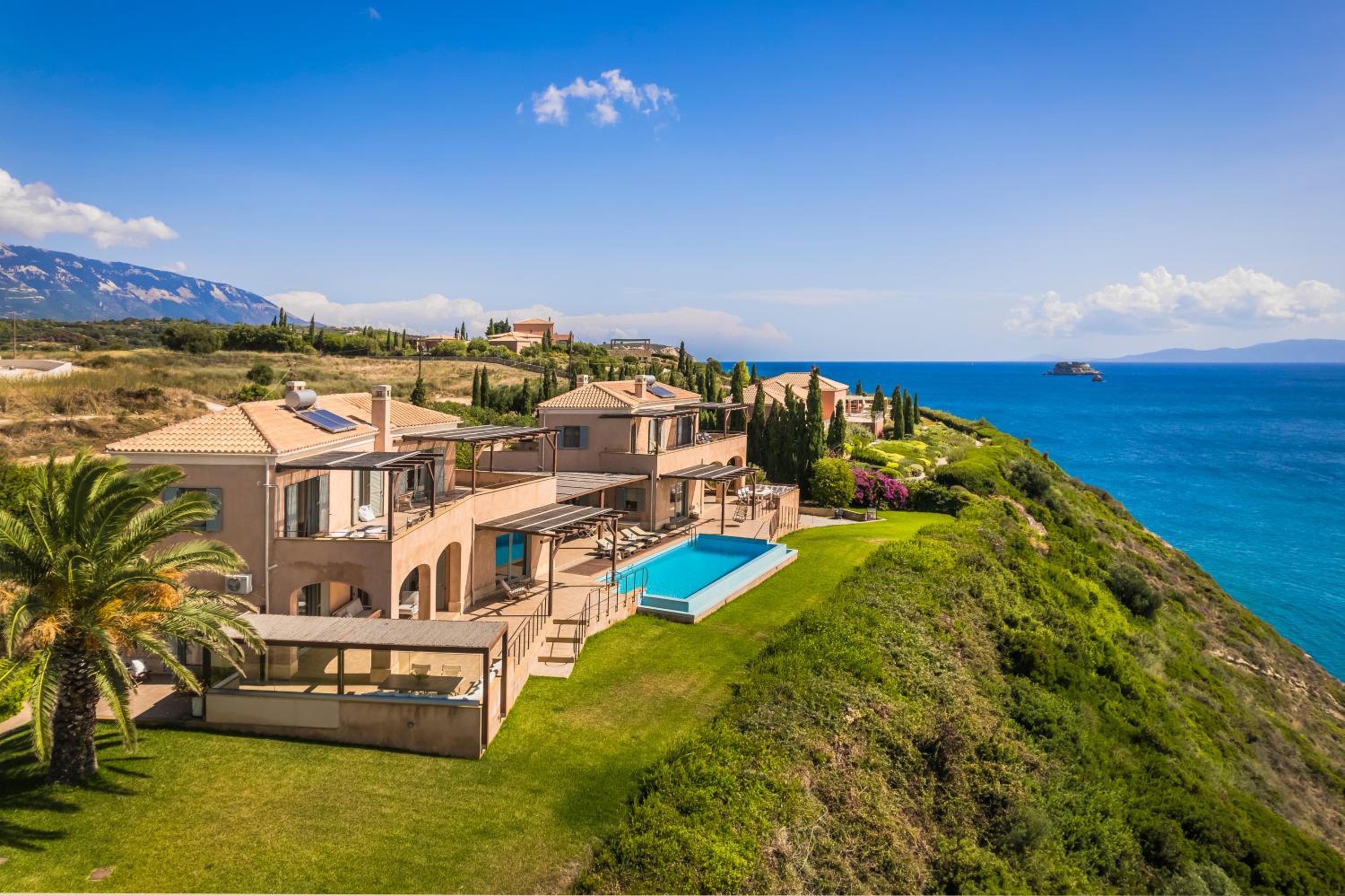 Absolute Villa by Stylish Stays