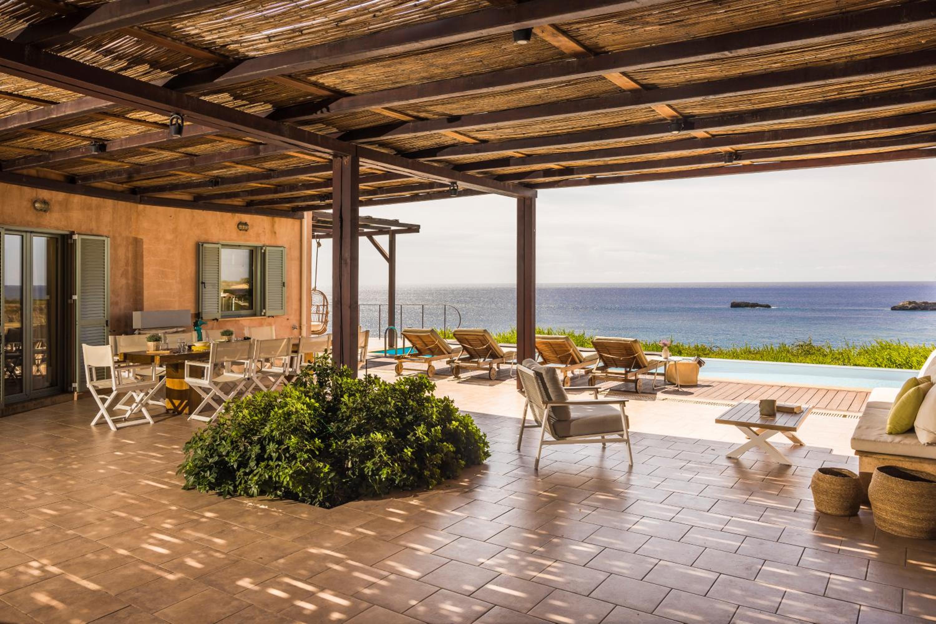 Absolute Villa by Stylish Stays