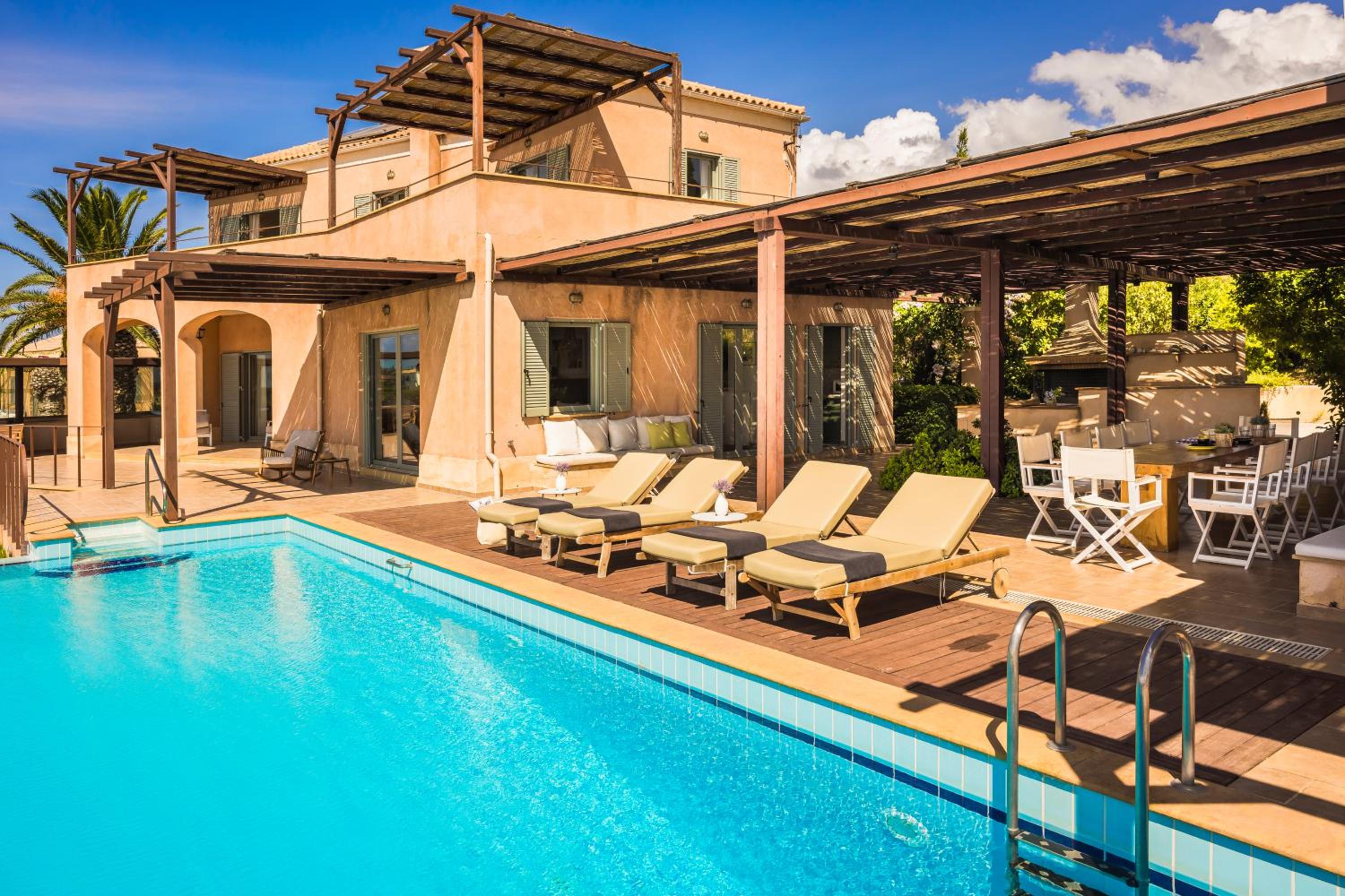Absolute Villa by Stylish Stays