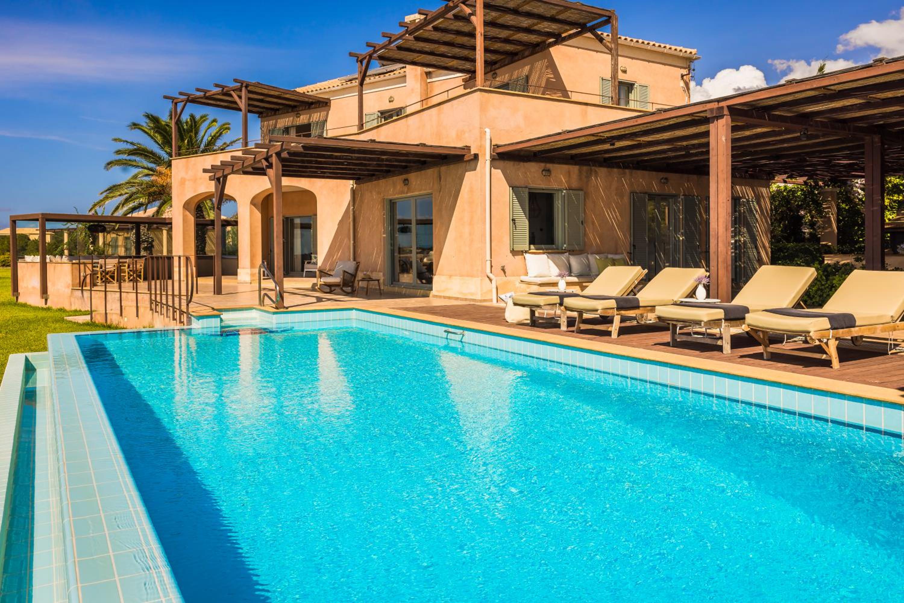 Absolute Villa by Stylish Stays