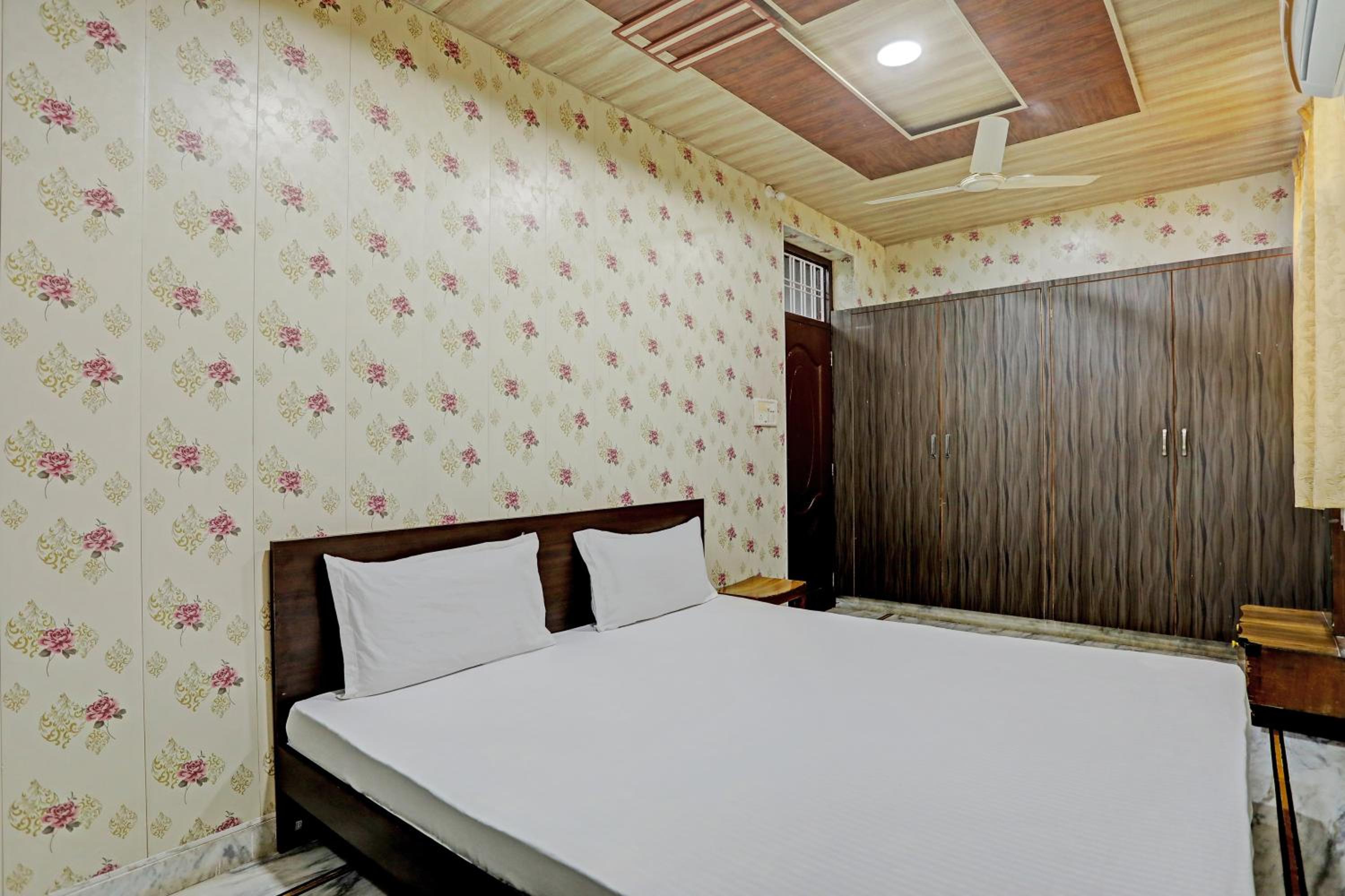 Hotel O The Gunjan Villa Palace view 3