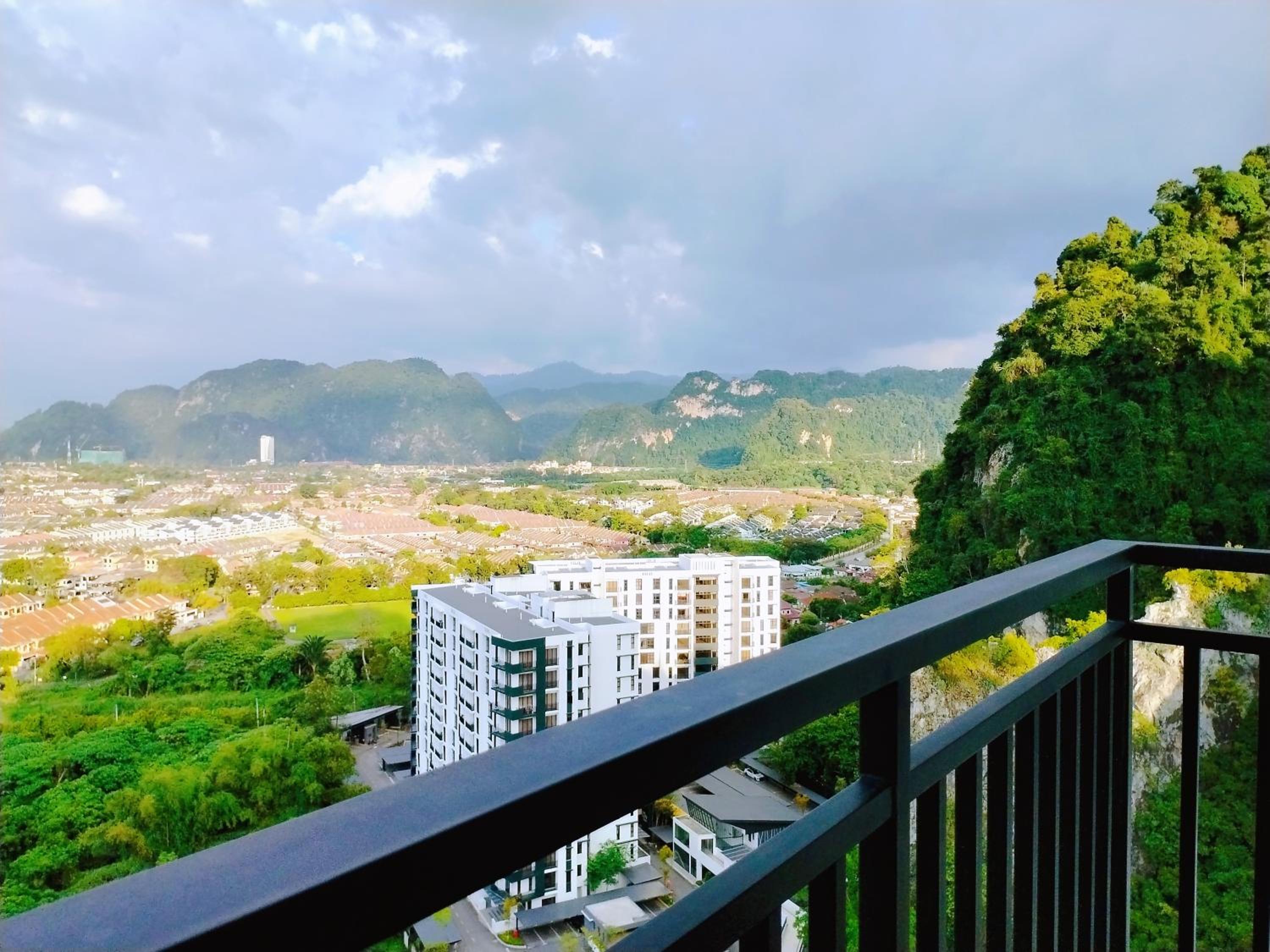 Ipoh Cove Hillview Suite 7-8 pax Tambun Lost World by City Home Empire photo 8