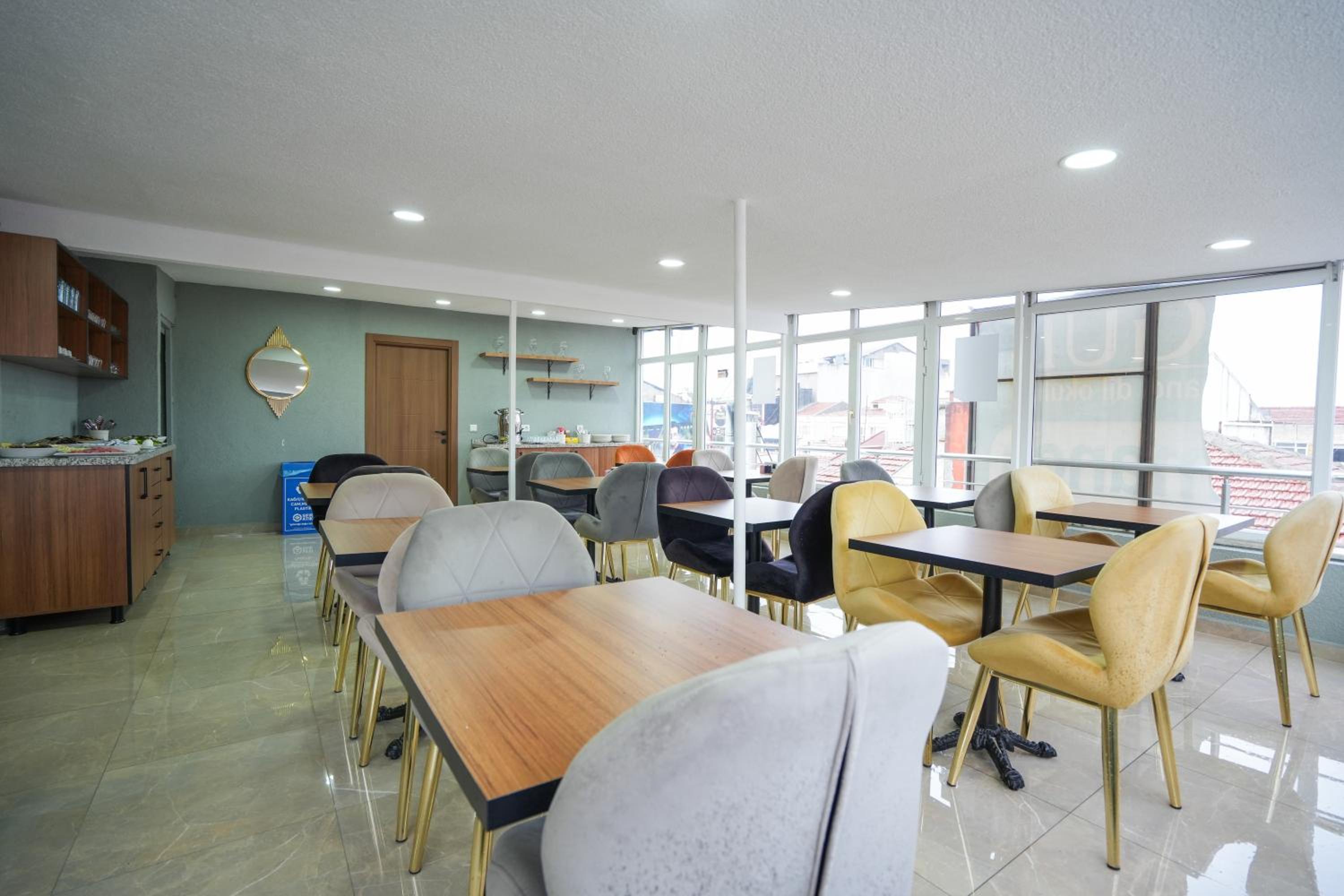 Lukka Suit Otel - Image 25