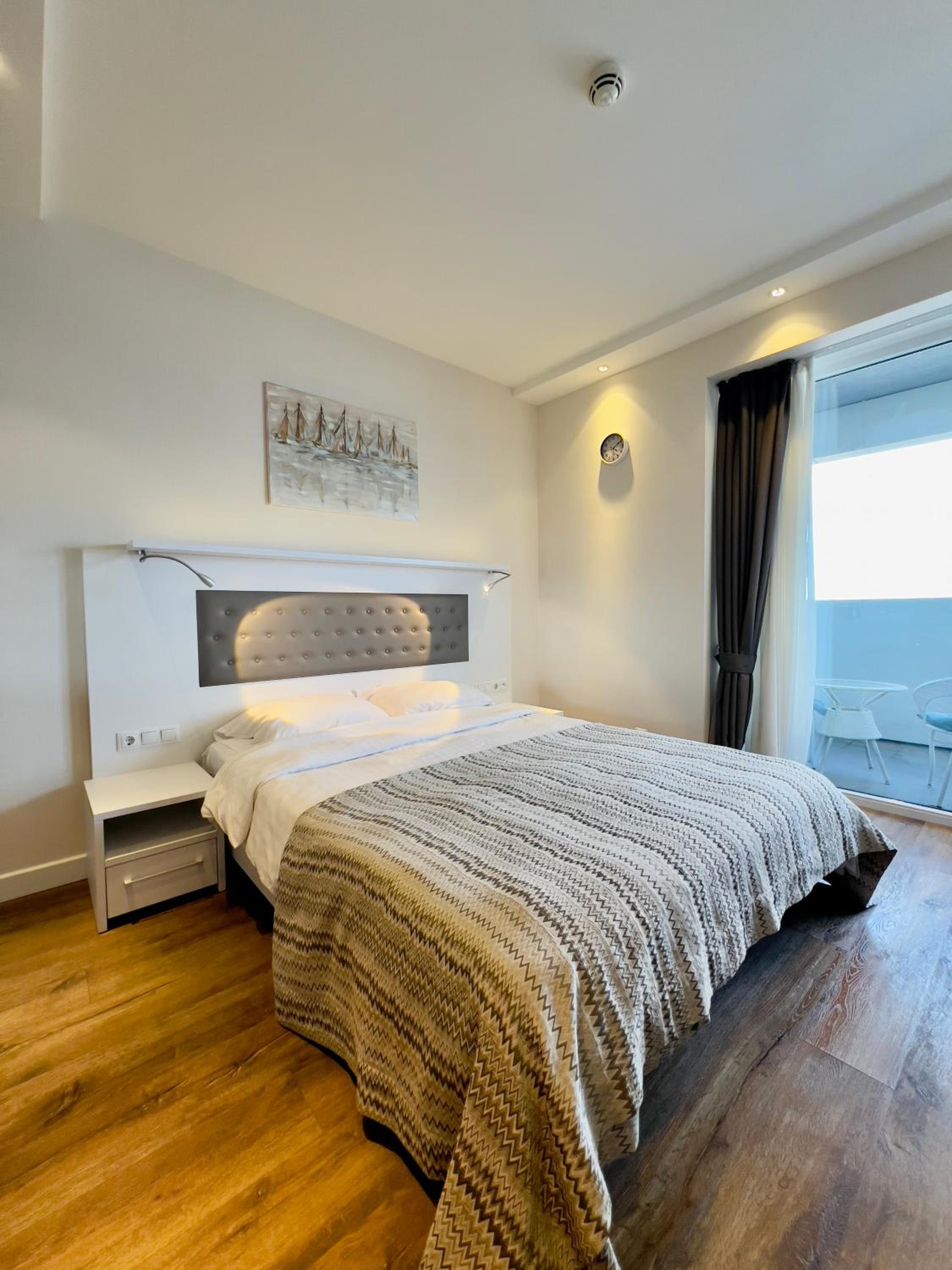 Mountain & Sea View Studio at Alliance view 5