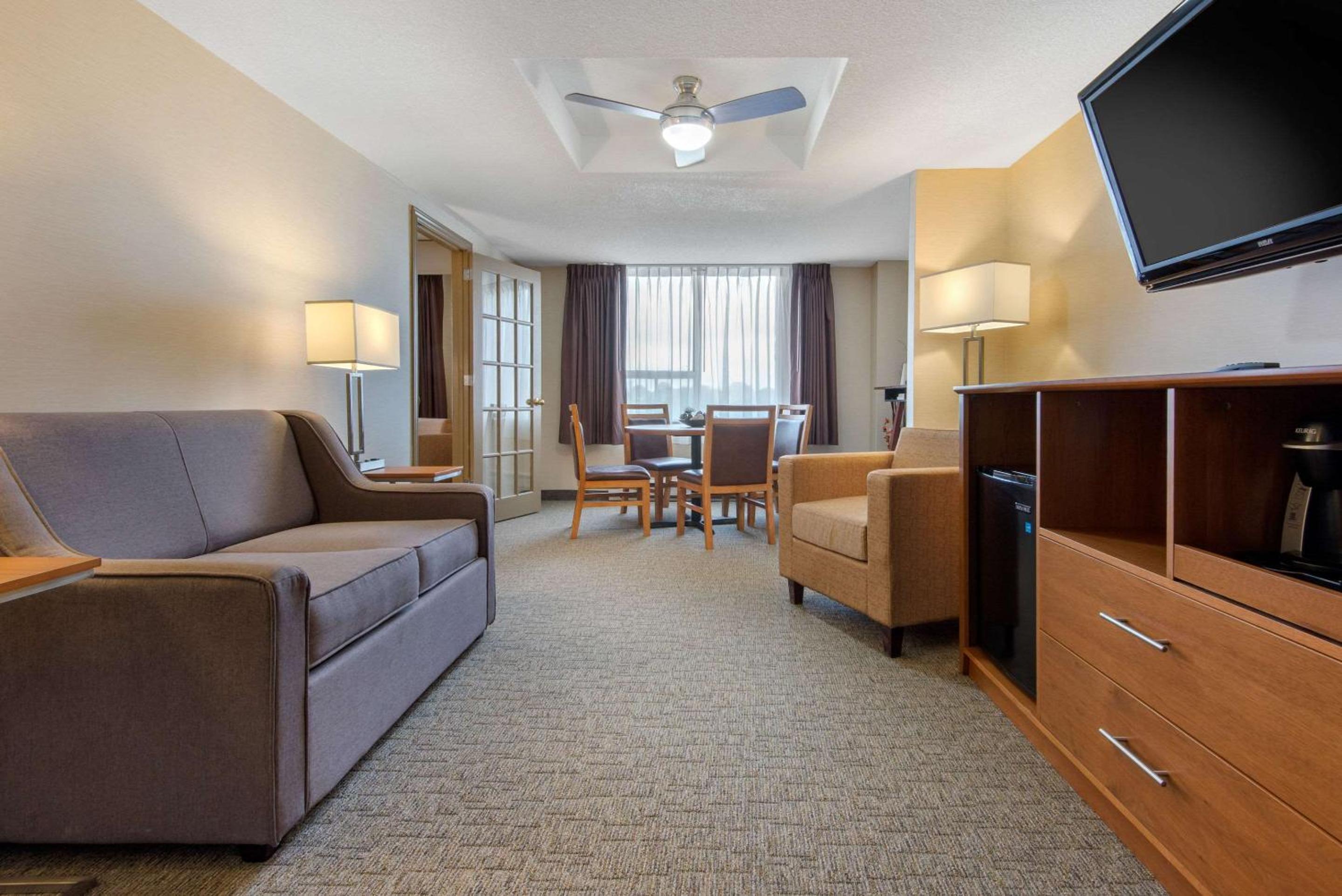 Sudbury Vacations - Quality Inn  Conference Centre Downtown Sudbury - Property Image 4