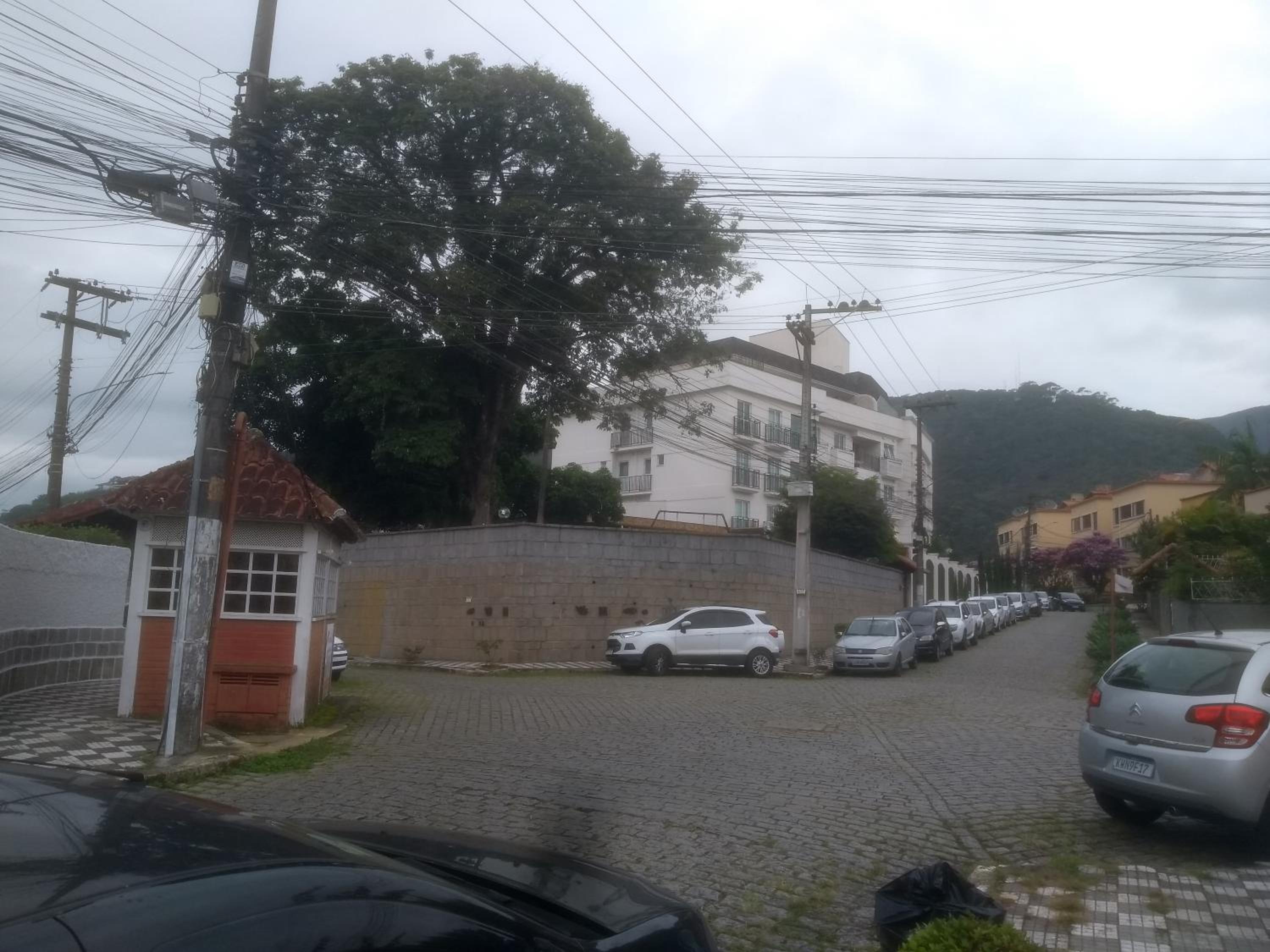 Apartamento próximo a avenida, localizado no 3 pavimento em prédio sem elevador