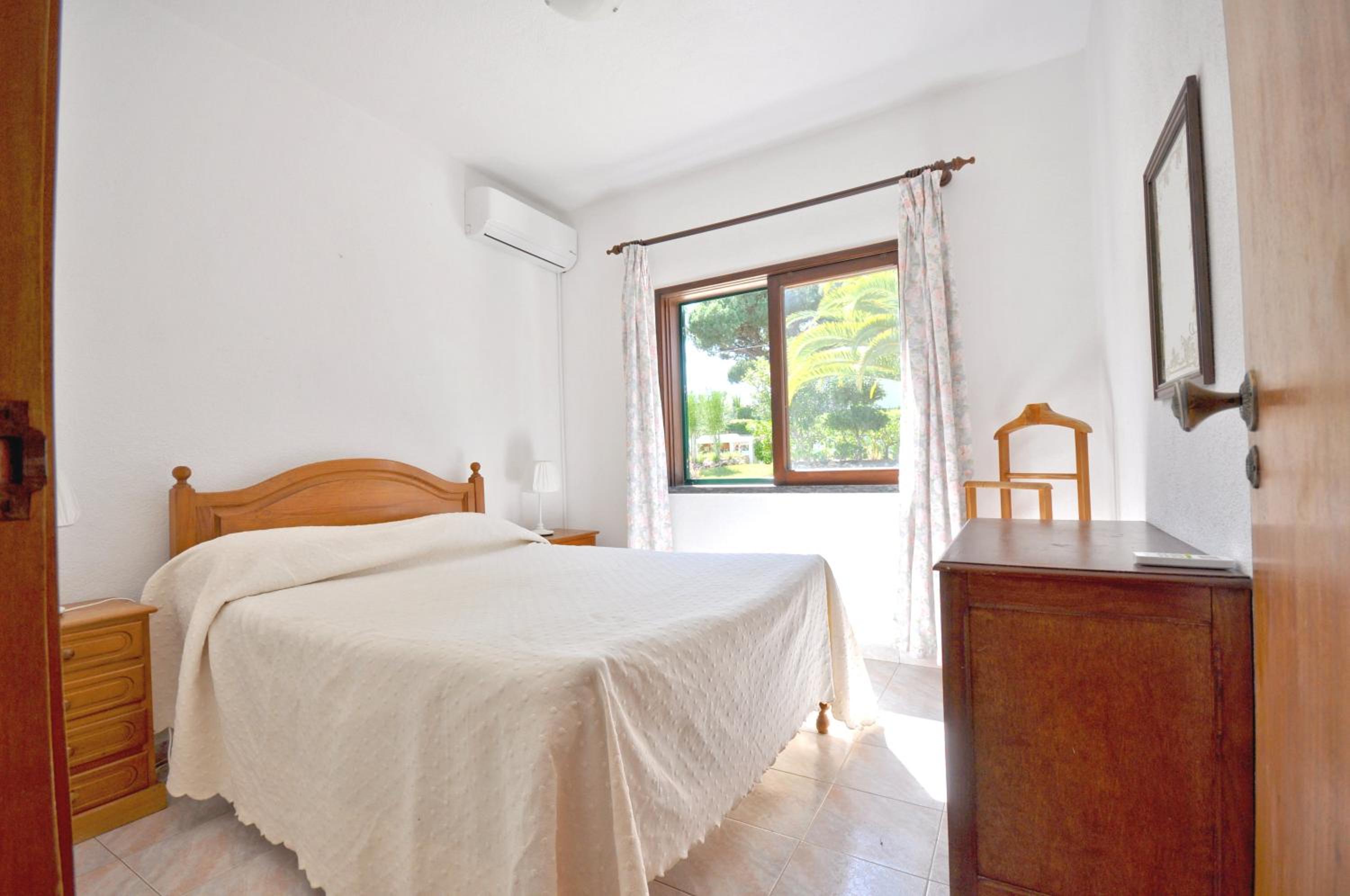 Close to Beaches and All Amenities, Private Pool, Free AC and Wifi view 5