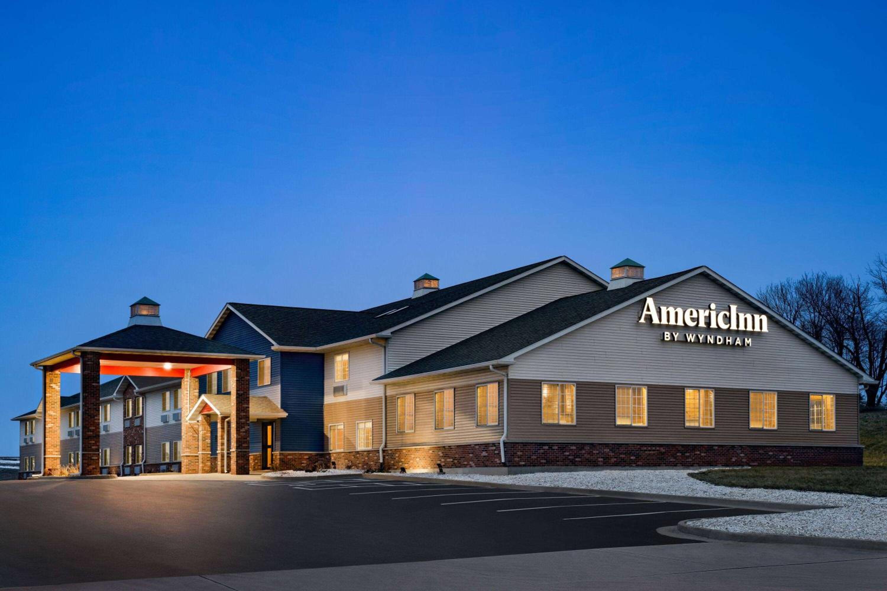 AmericInn by Wyndham Williamsburg