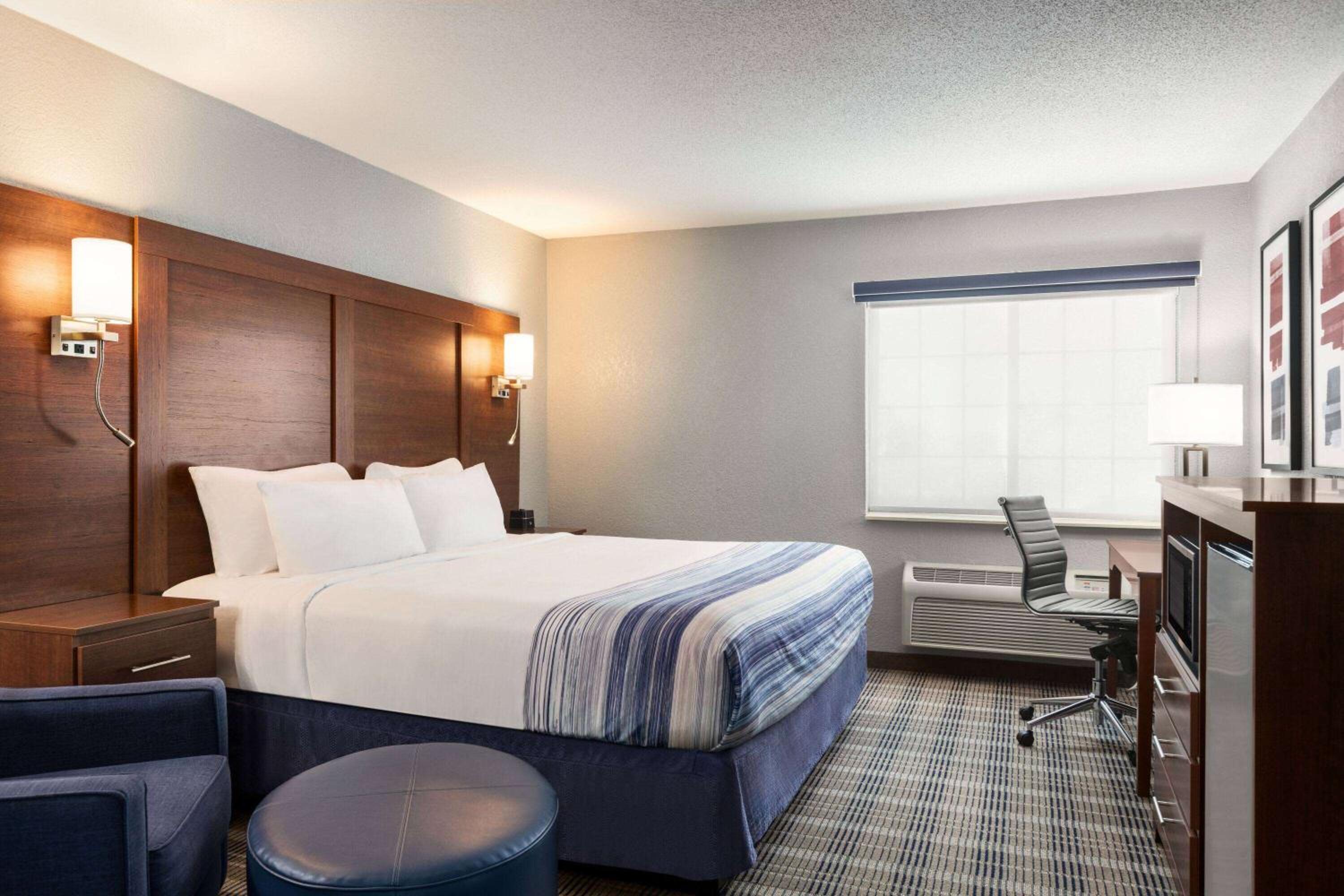 AmericInn by Wyndham Williamsburg