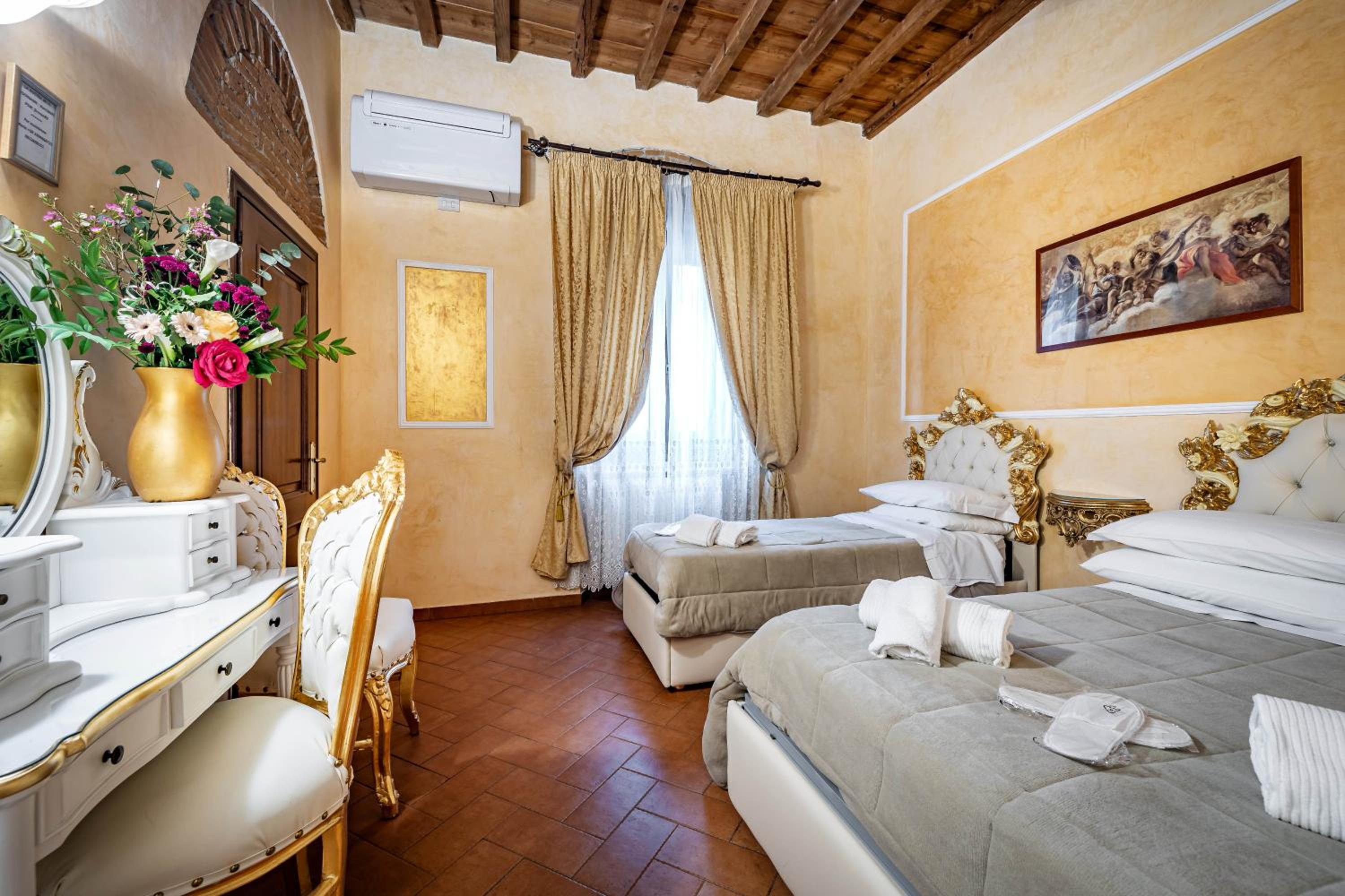 Katti House - Florence's center