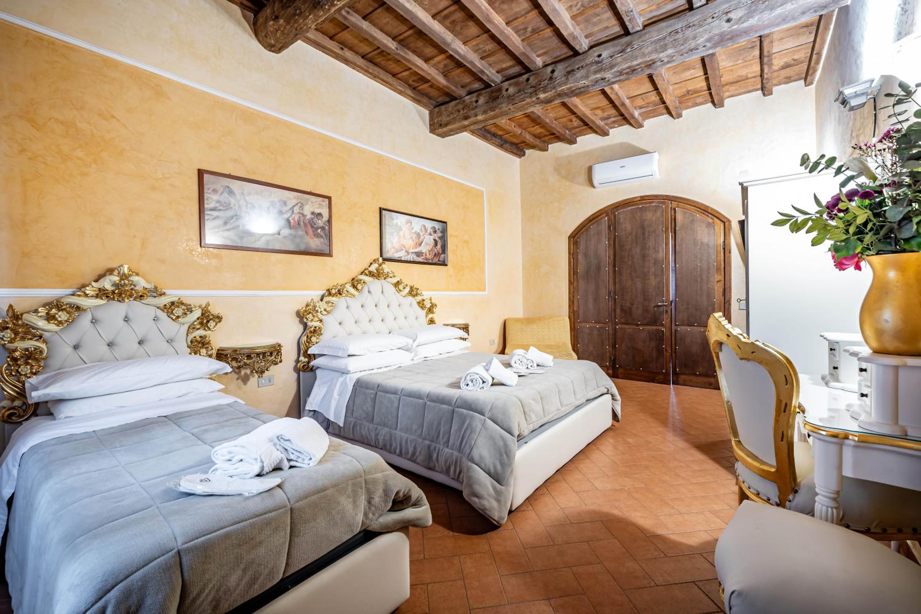 Katti House - Florence's center