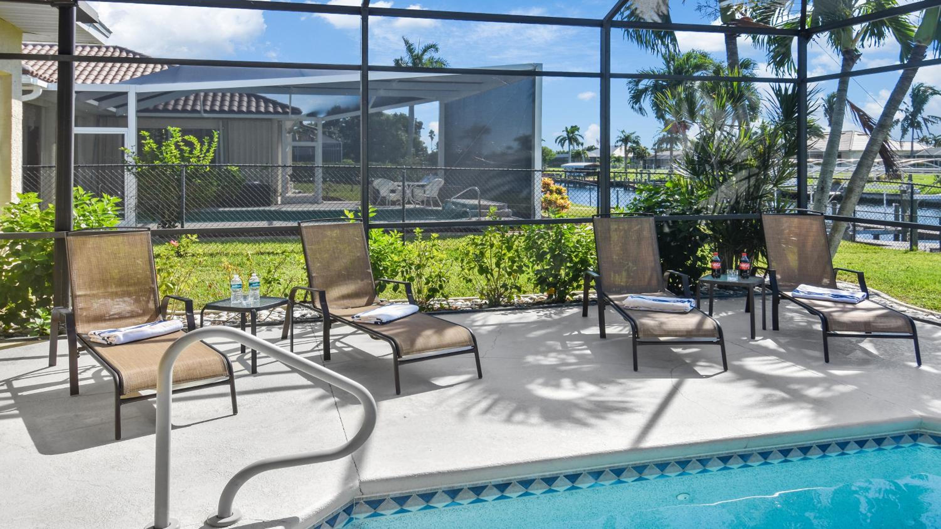 Timeout -south facing terrace with large pool