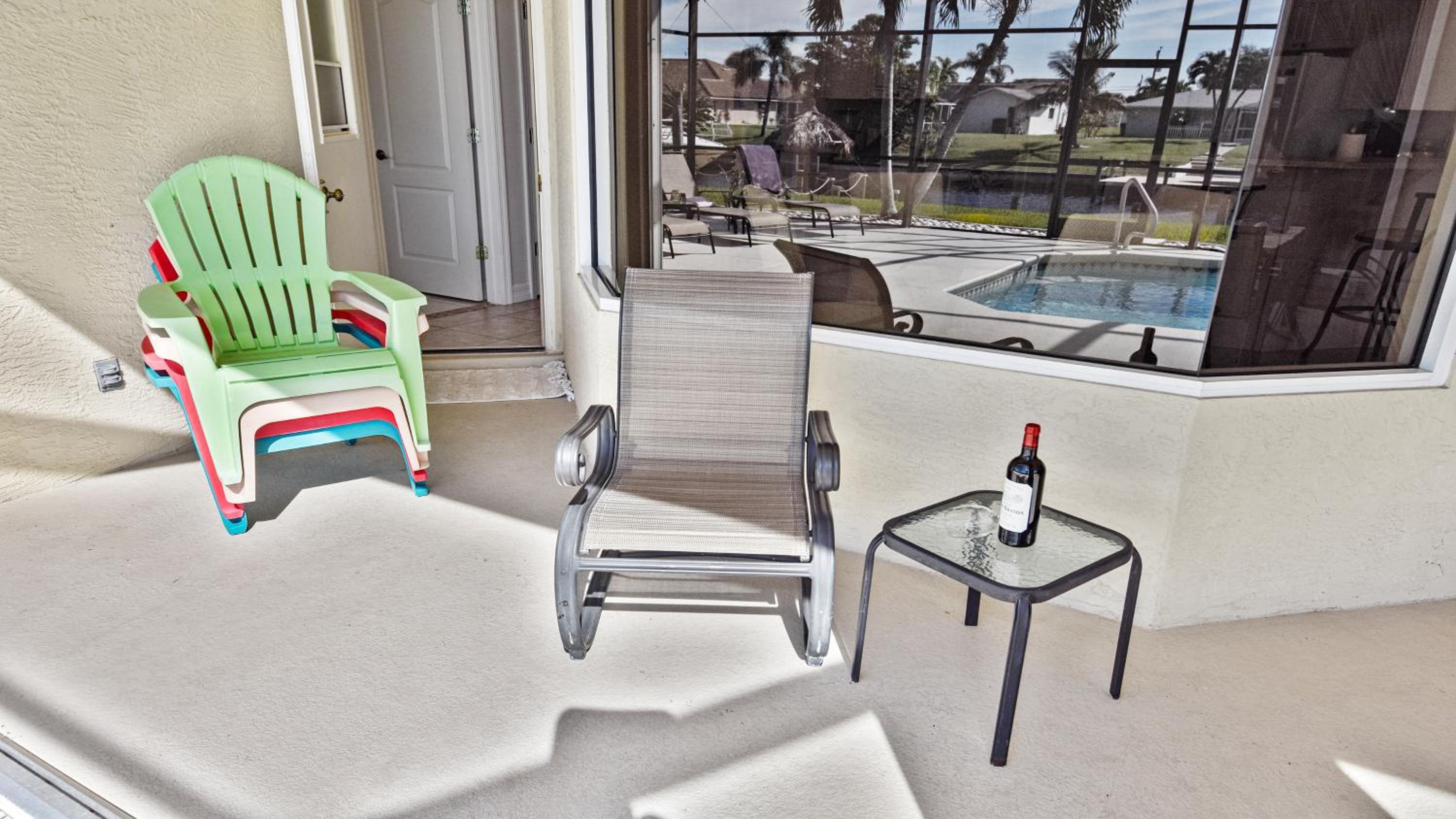 Timeout -south facing terrace with large pool