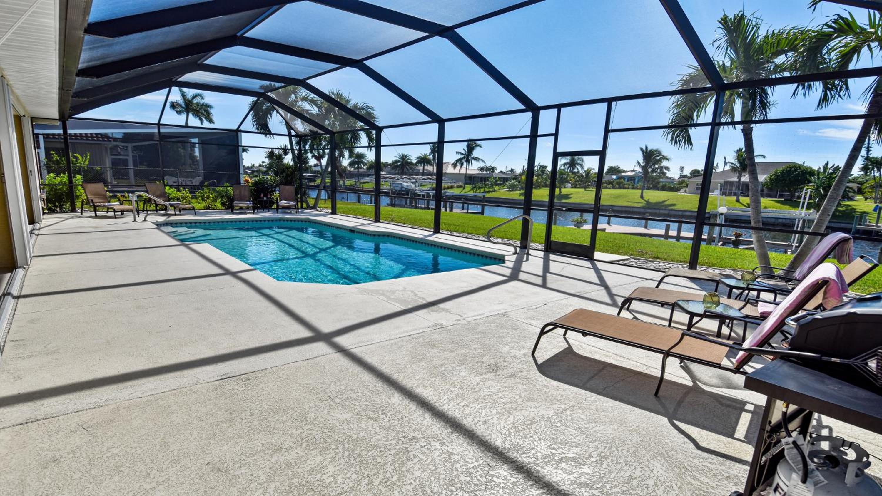 Timeout -south facing terrace with large pool