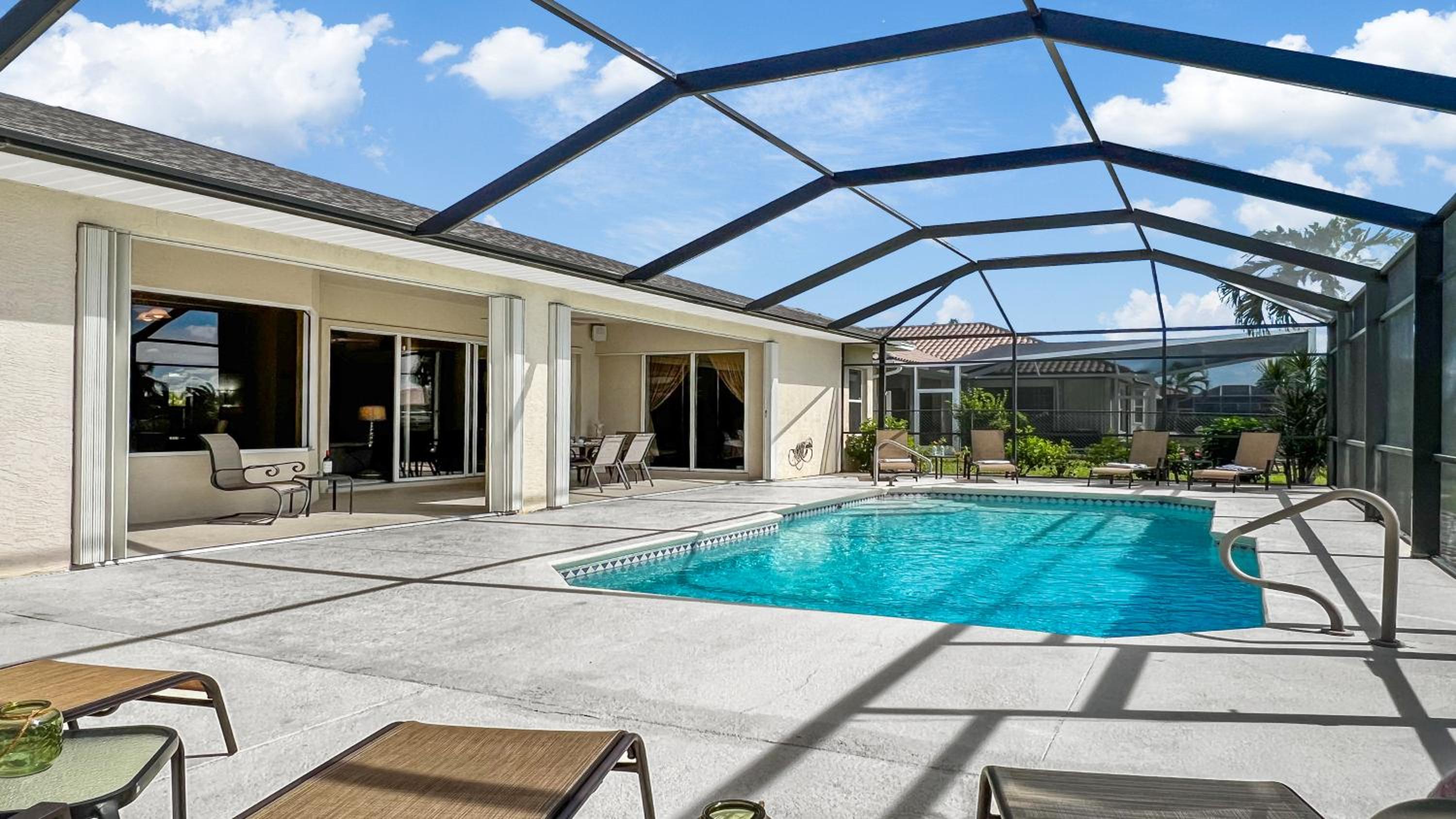 Timeout -south facing terrace with large pool