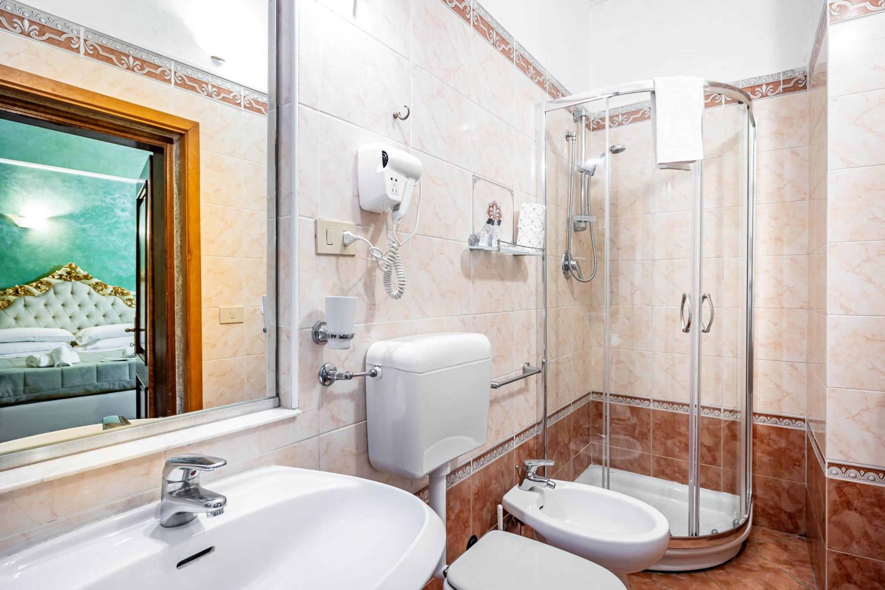 Katti House - Florence's center