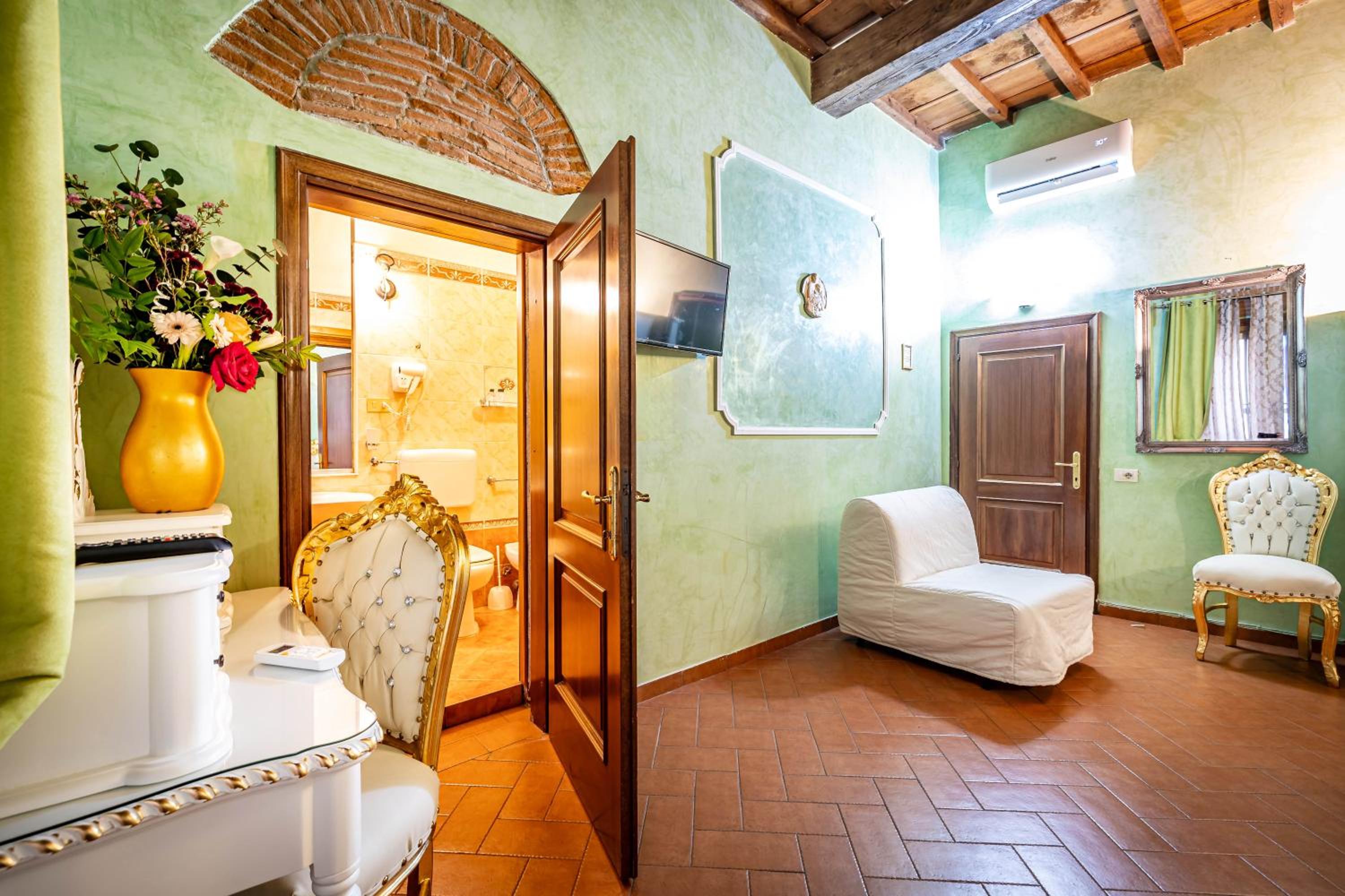 Katti House - Florence's center