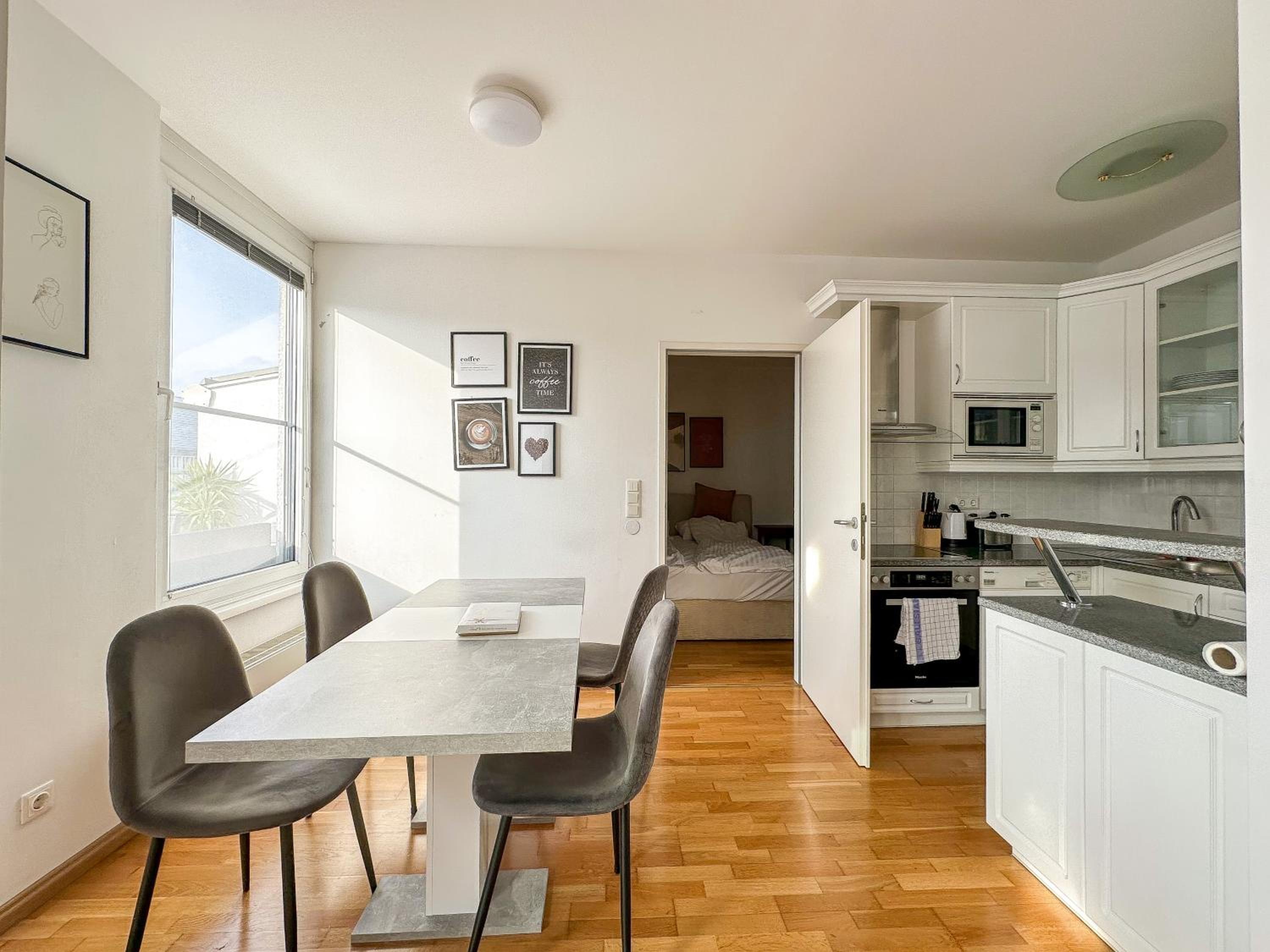 FeelHome-Prater-Ausblick-Terrasse-6 Gäste-WiFi-Smart TV
