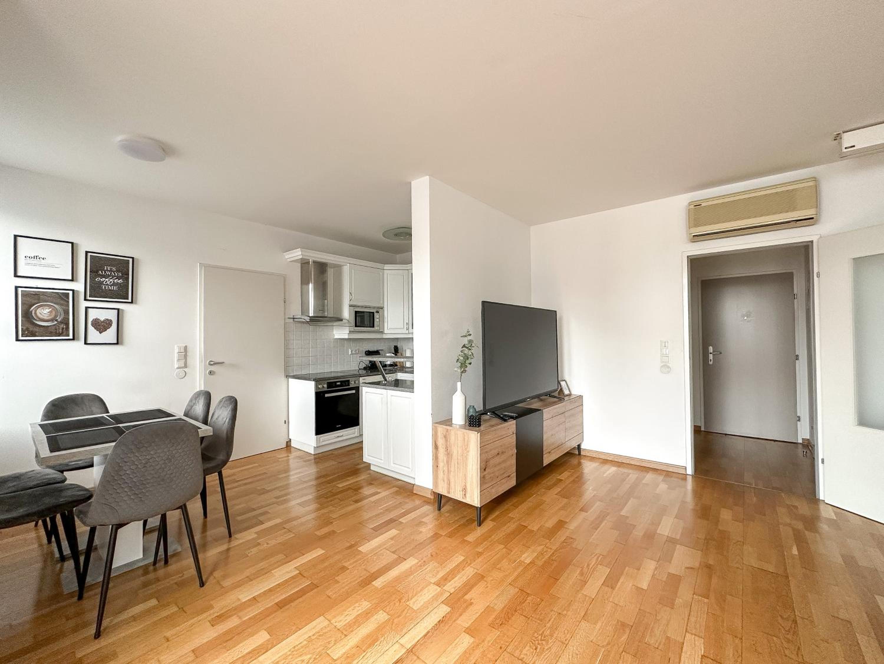 FeelHome-Prater-Ausblick-Terrasse-6 Gäste-WiFi-Smart TV