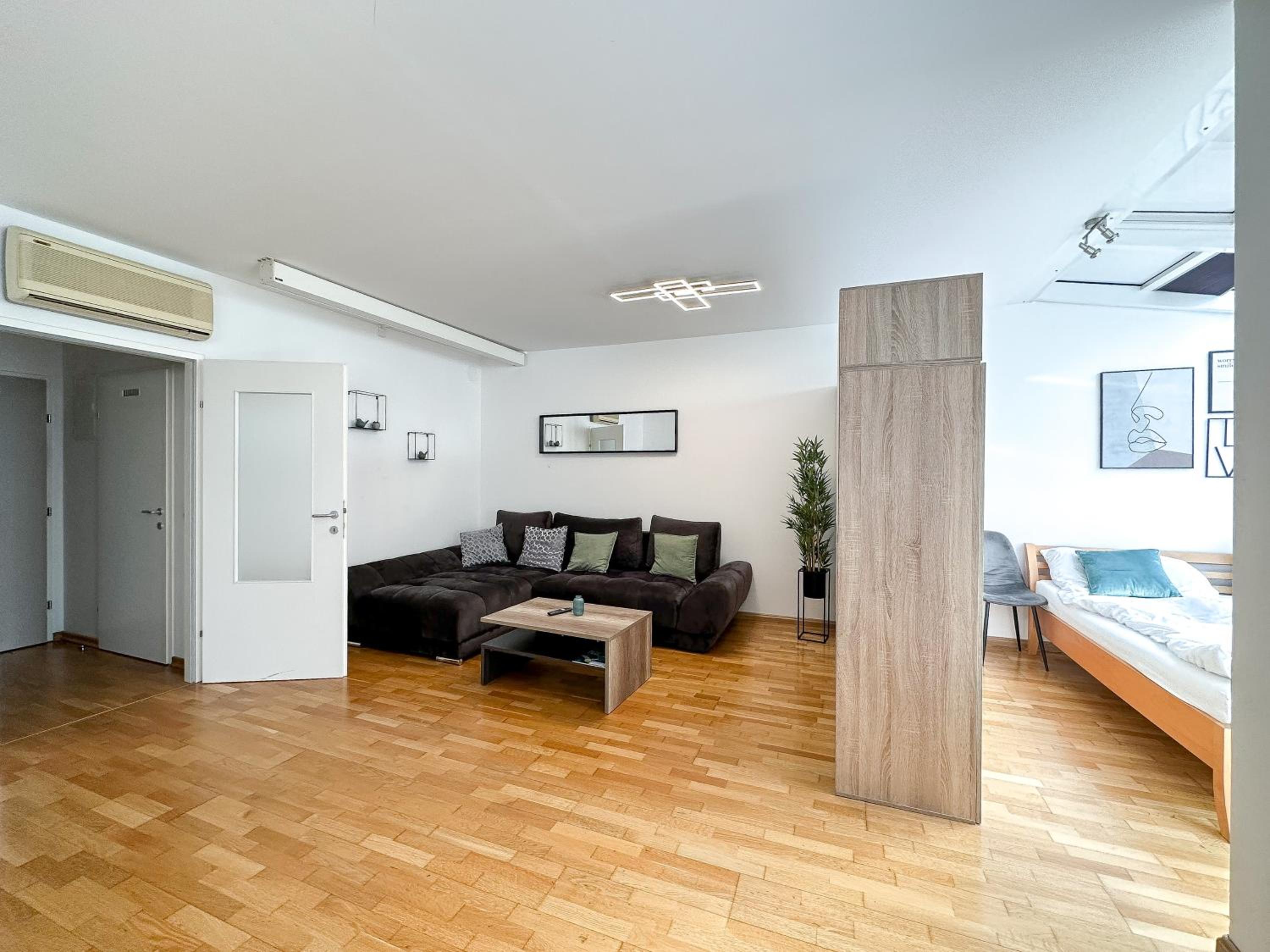 FeelHome-Prater-Ausblick-Terrasse-6 Gäste-WiFi-Smart TV