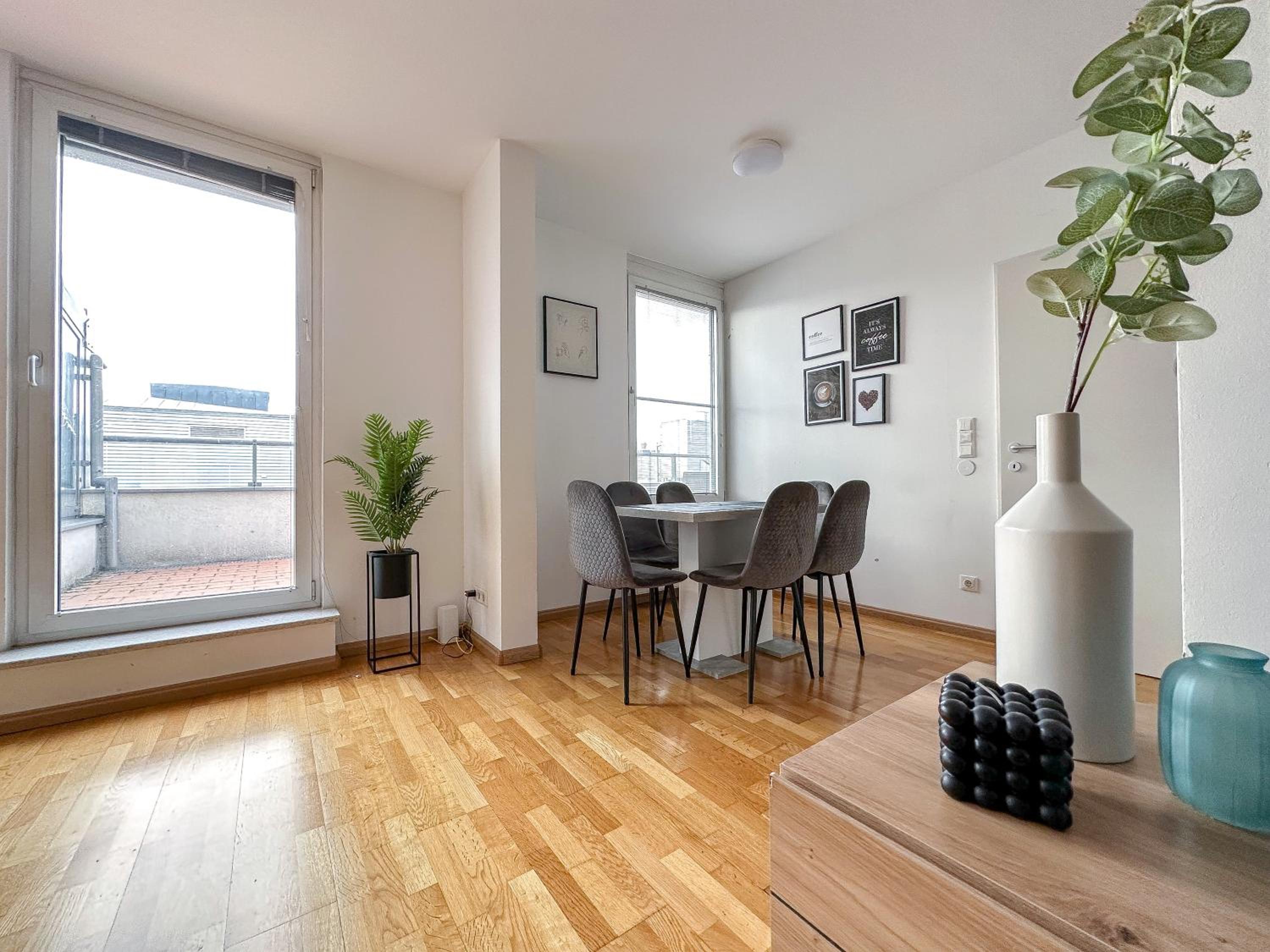 FeelHome-Prater-Ausblick-Terrasse-6 Gäste-WiFi-Smart TV