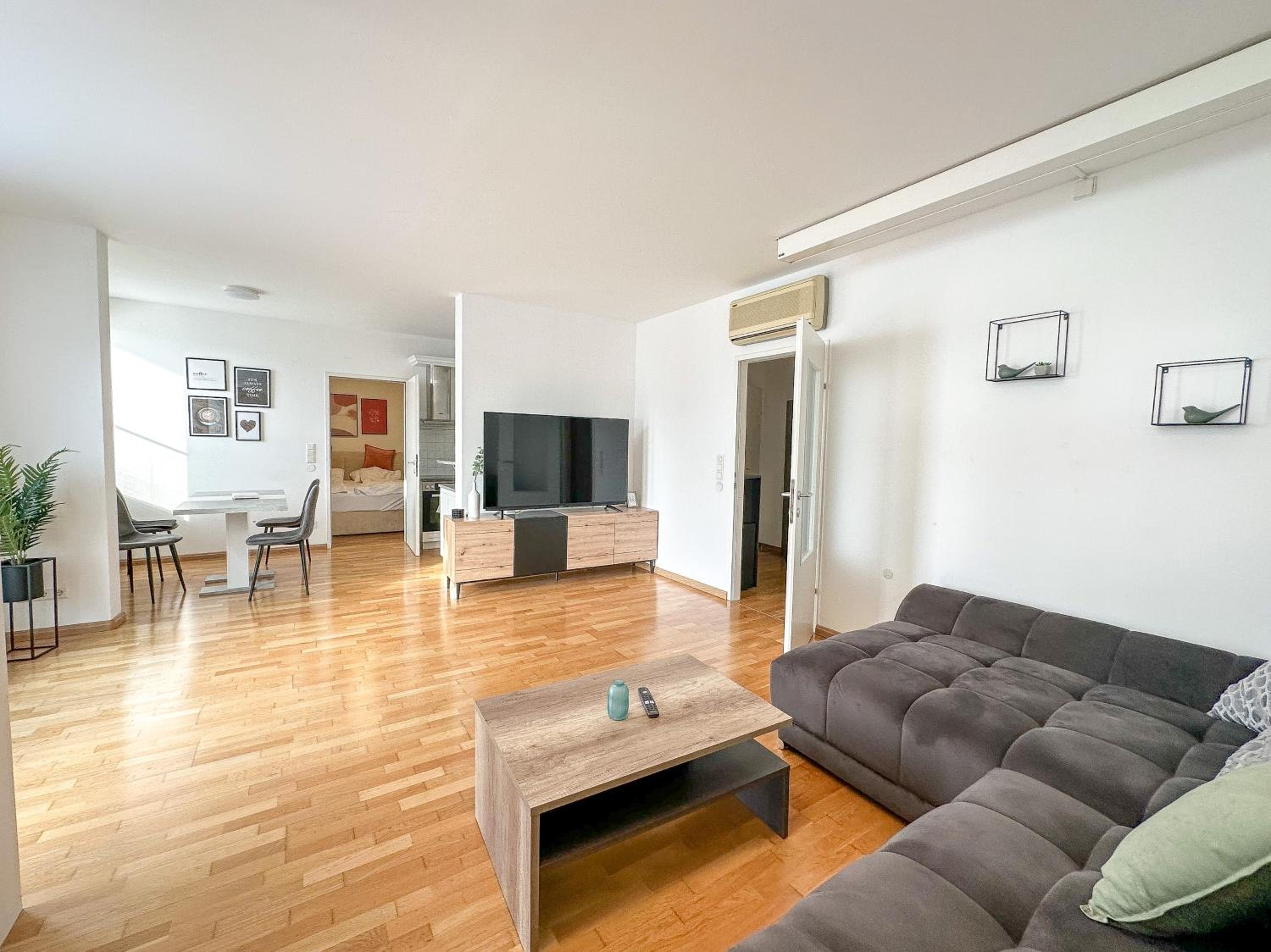 FeelHome-Prater-Ausblick-Terrasse-6 Gäste-WiFi-Smart TV