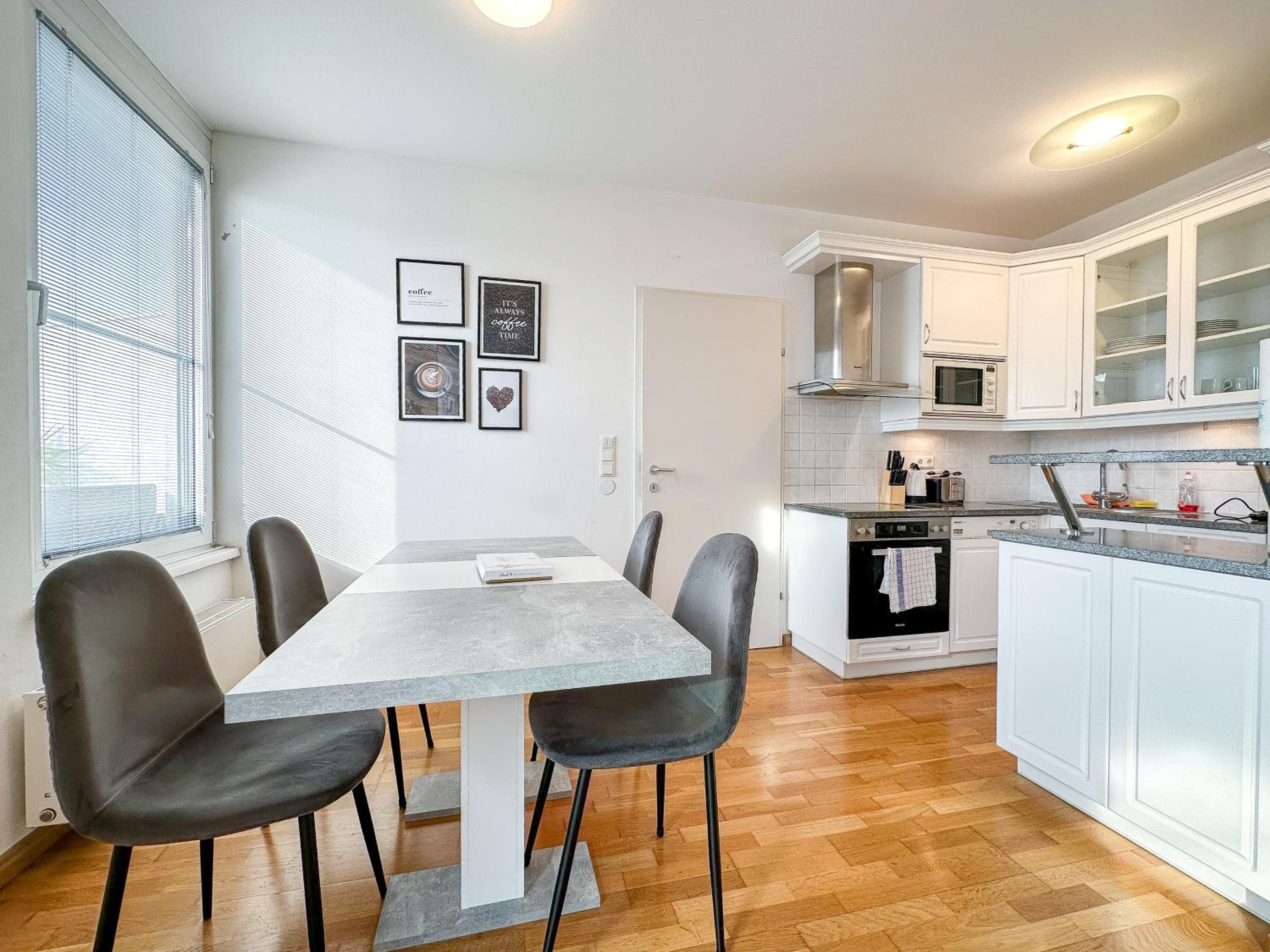 FeelHome-Prater-Ausblick-Terrasse-6 Gäste-WiFi-Smart TV