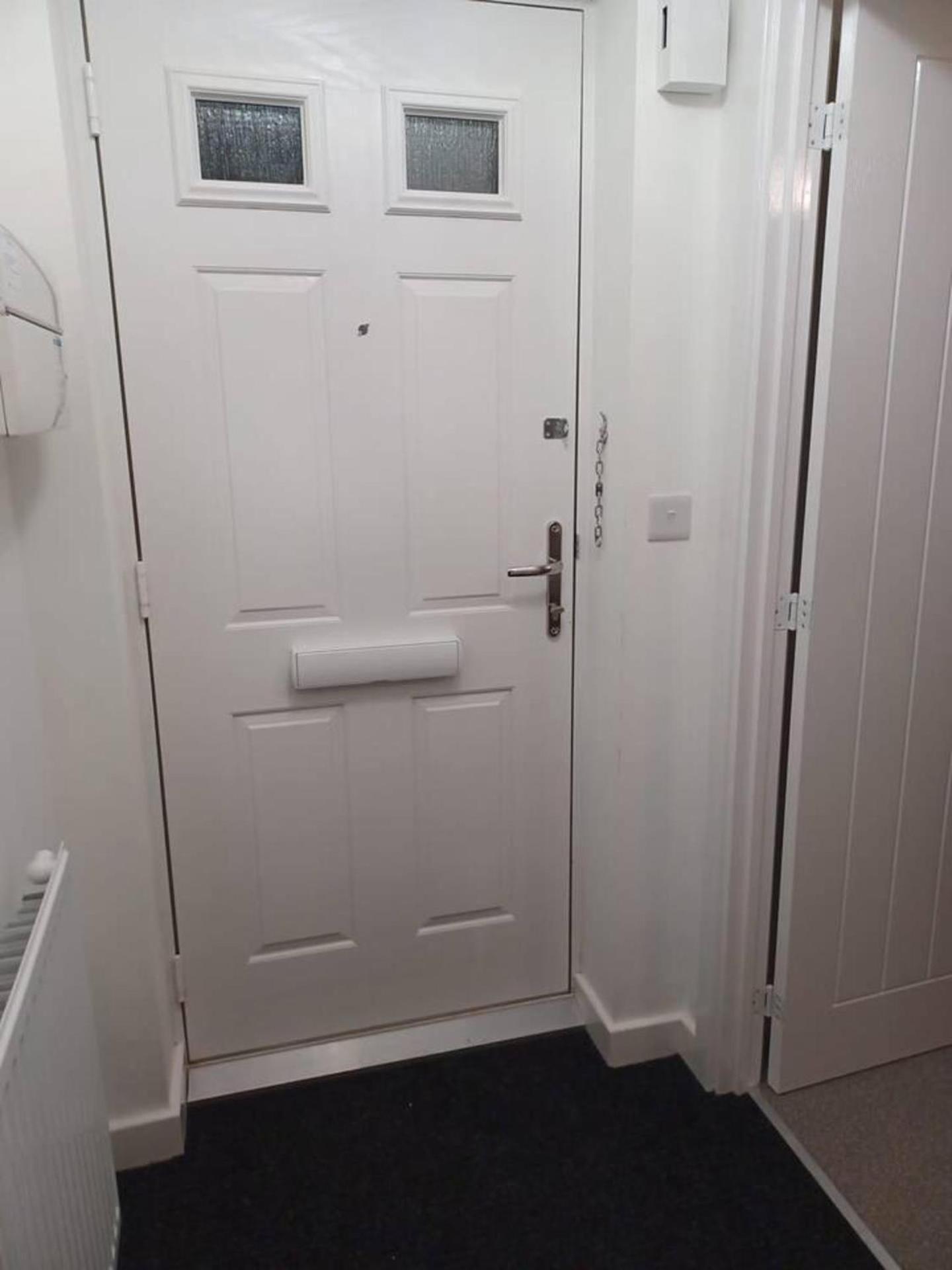 2 Bed House Sleeps 4 - Private Garden Parking