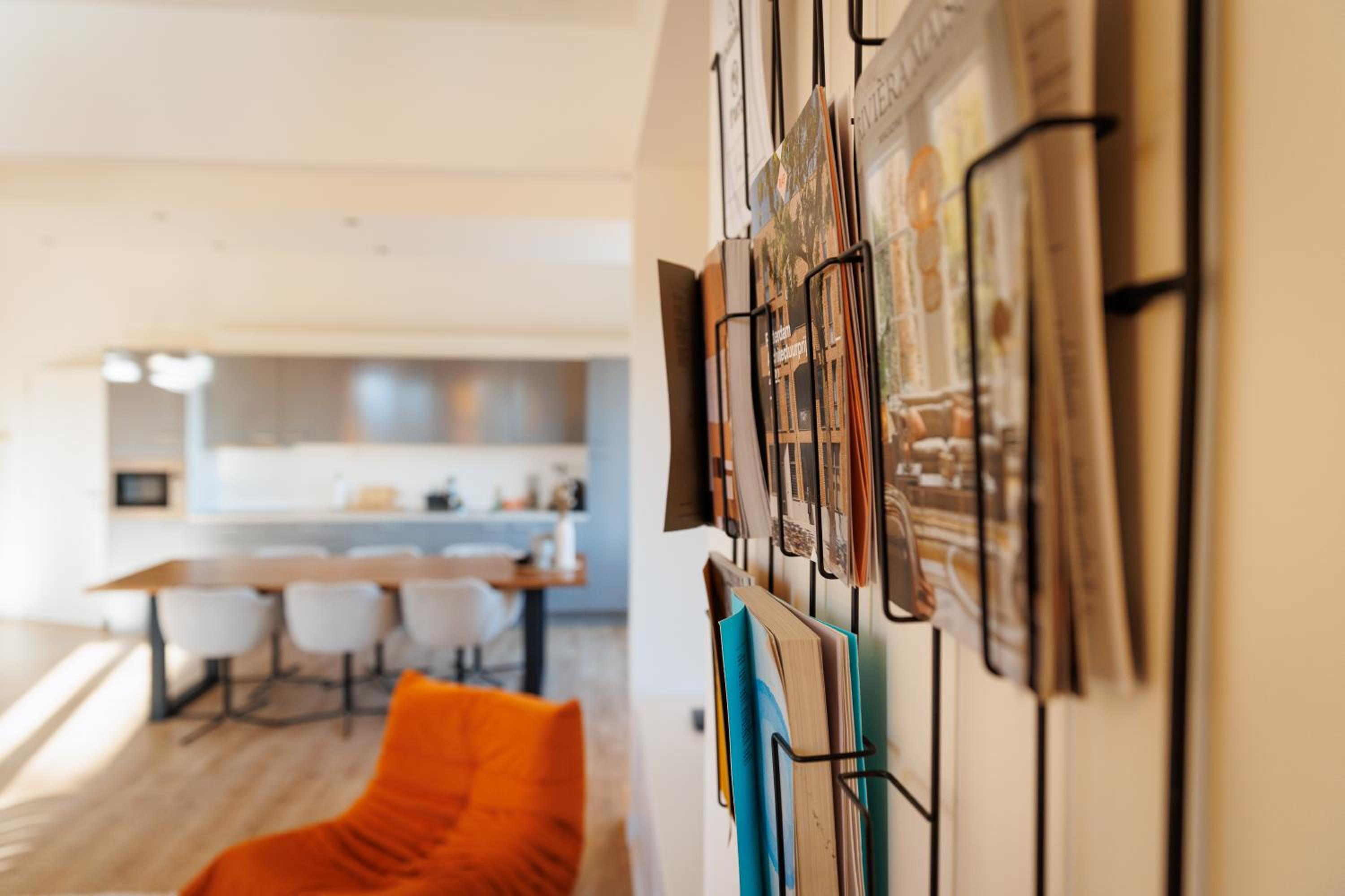 2-Bedroom Apt Above Venti Restaurant Near Xpo