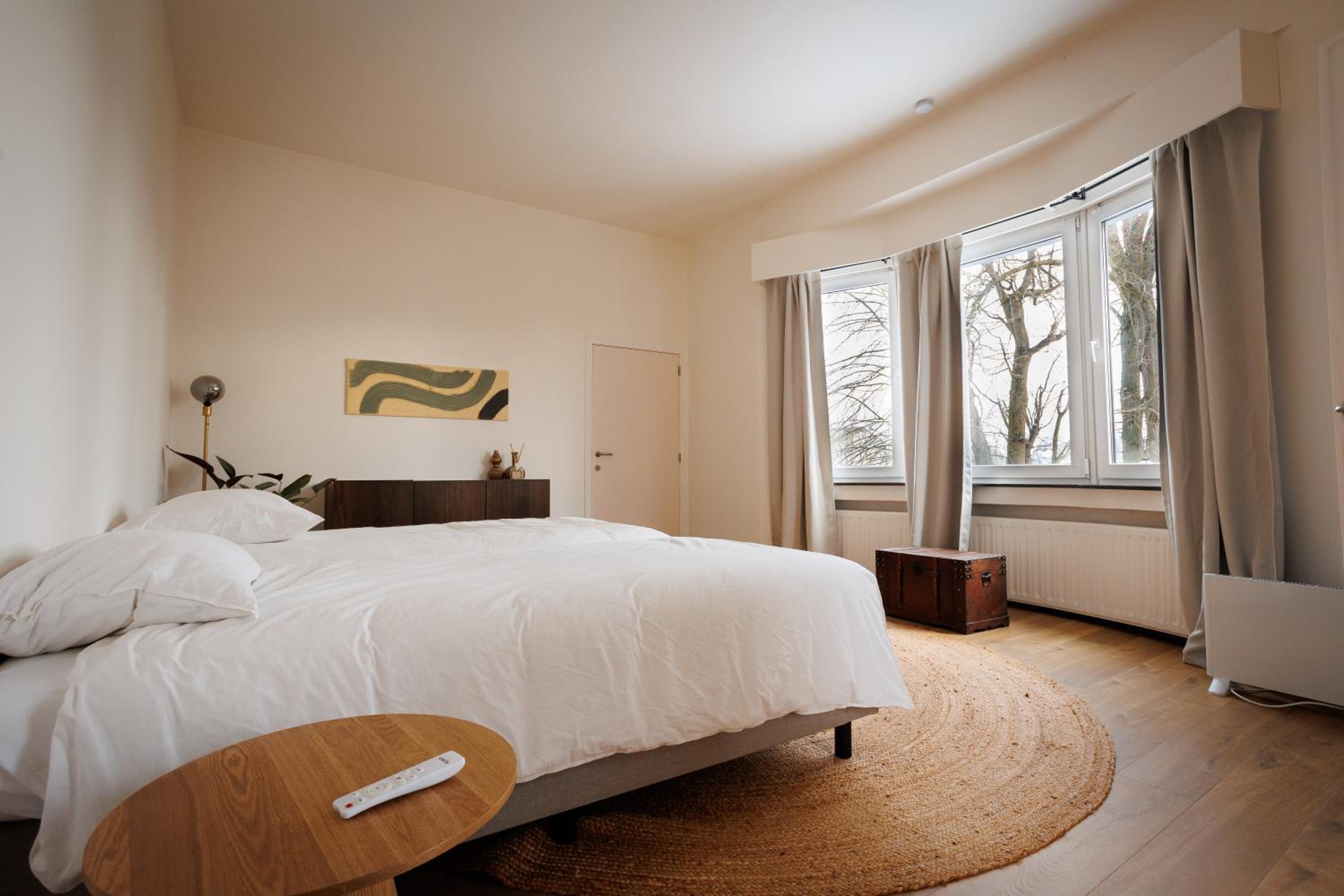 2-Bedroom Apt Above Venti Restaurant Near Xpo