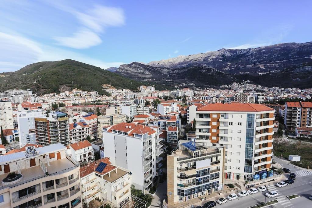 Status-M Apartments WOW view 3
