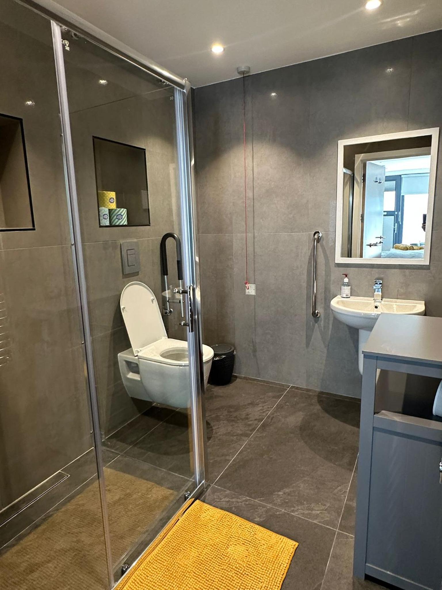 Modern Studio Flat near Highbury & Islington station