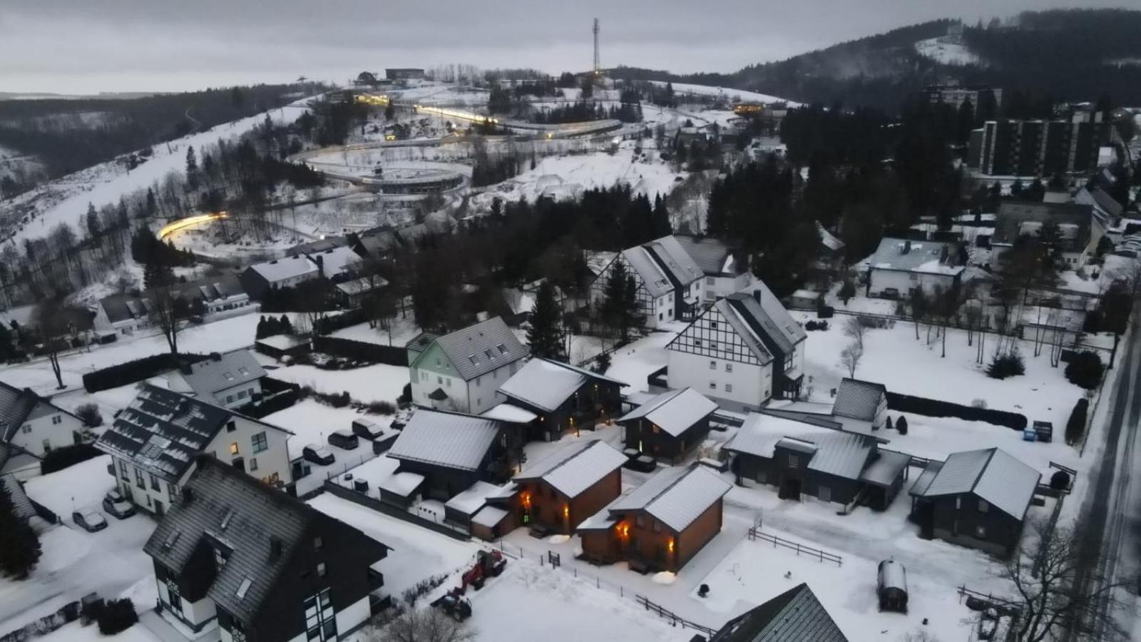Chalet Momage dichtbij Skiliften, Skiverhuur en Bikepark!