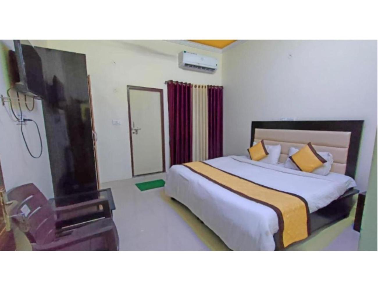 Hotel Radhika Kunj Palace, Chhatarpur view 5