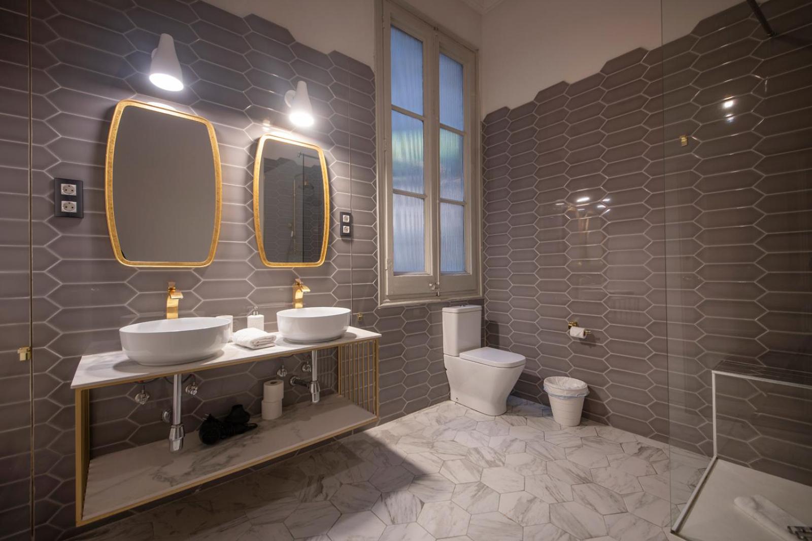 You Stylish City Center Apartments